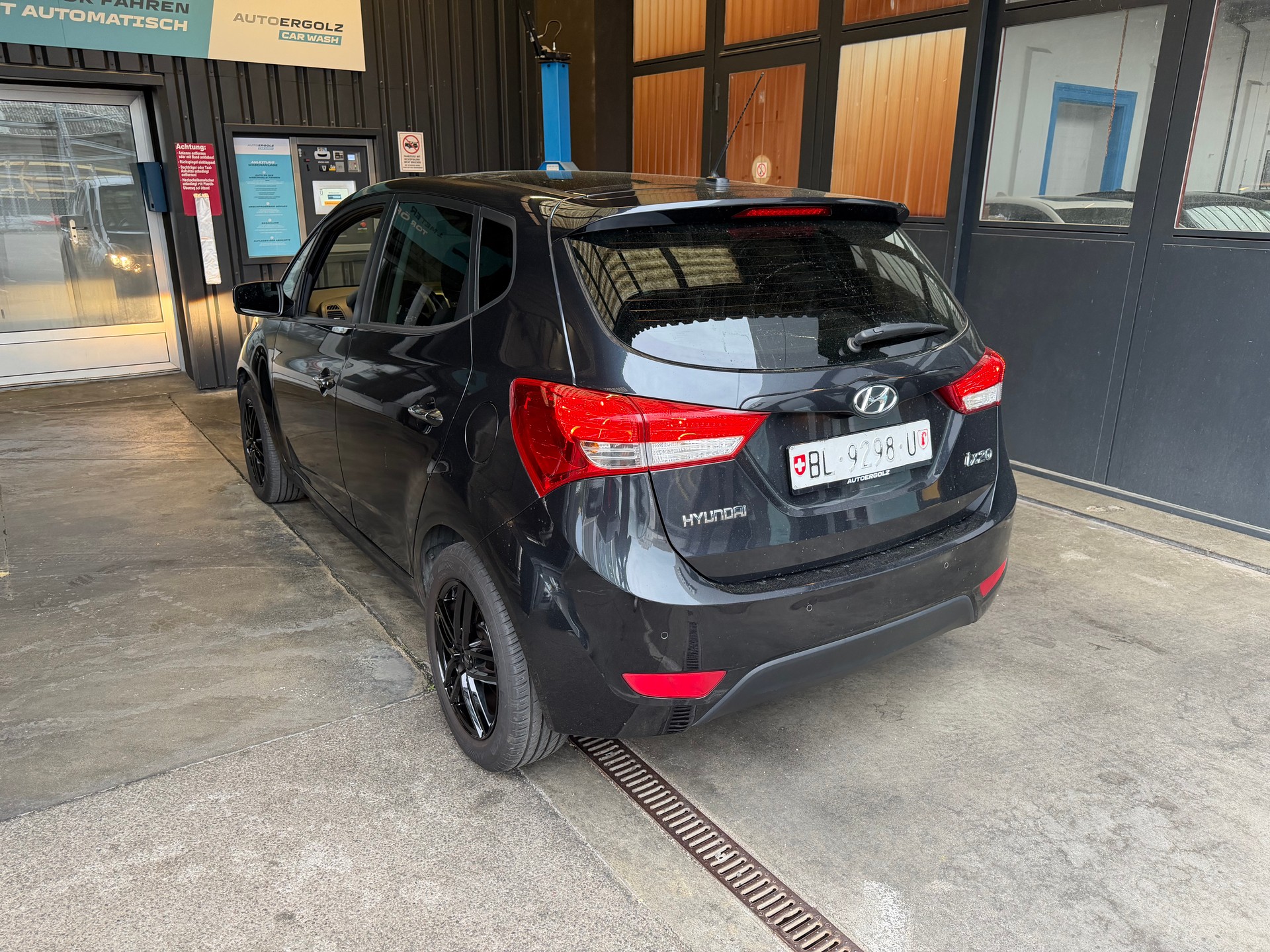 HYUNDAI iX20 1.6 Premium Automatic-image-2