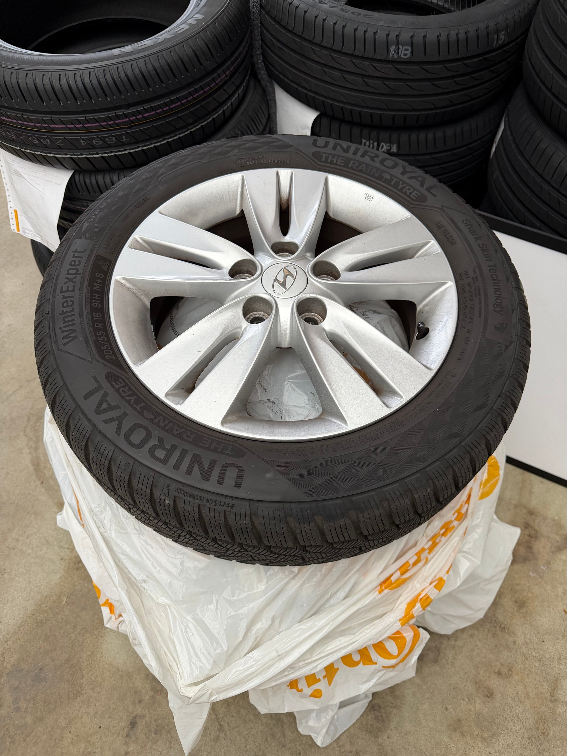 HYUNDAI iX20 1.6 Premium Automatic-image-11