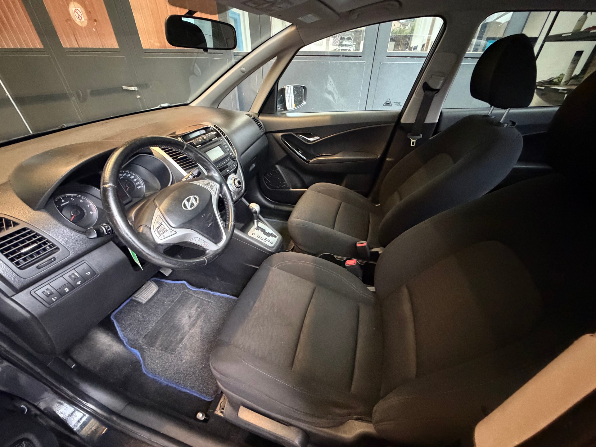 HYUNDAI iX20 1.6 Premium Automatic-image-7