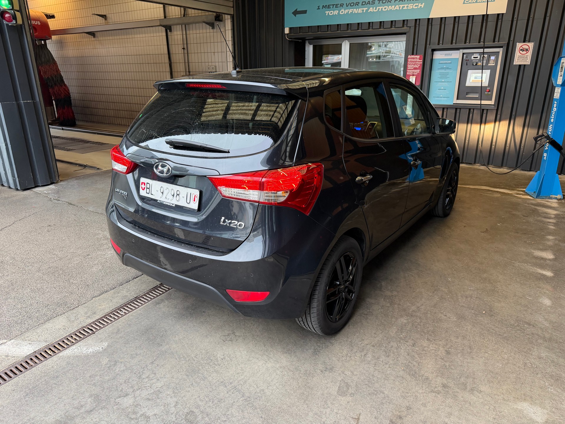 HYUNDAI iX20 1.6 Premium Automatic-image-3