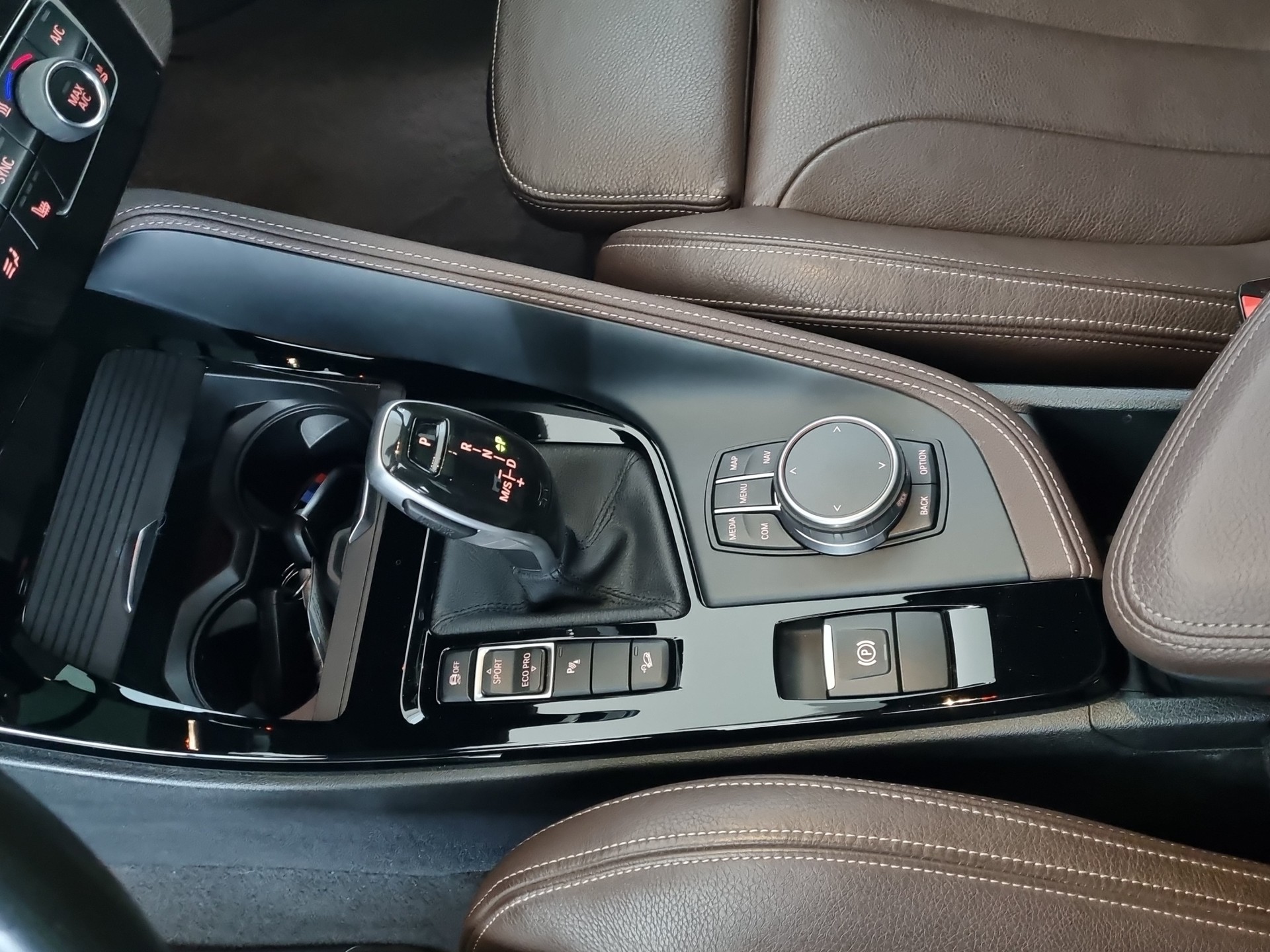 BMW X1 xDrive 20d M Sport-image-15