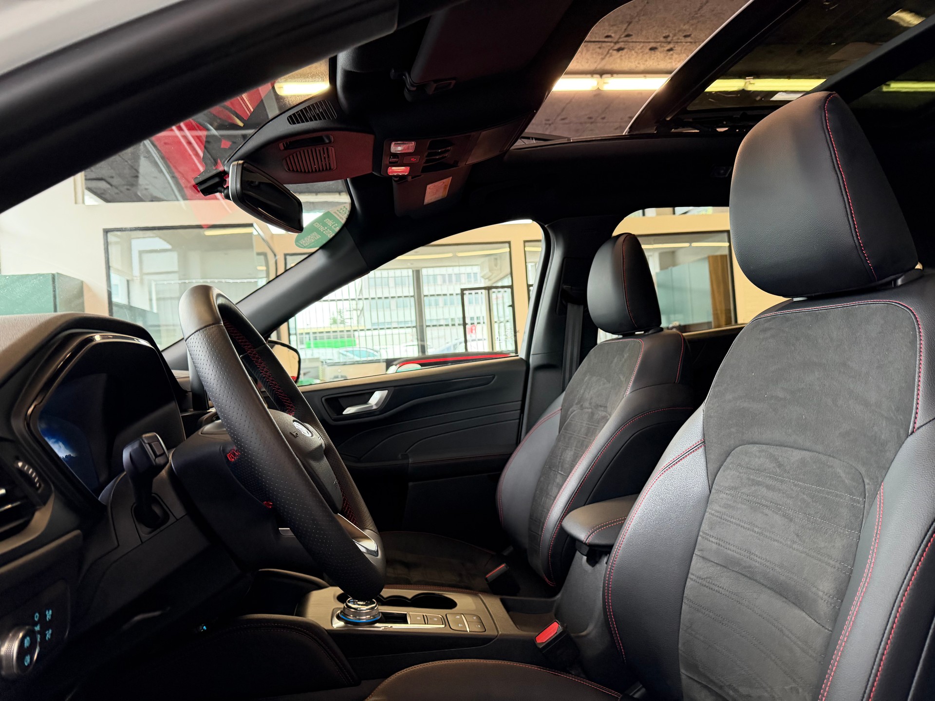 FORD Kuga 2.5 FHEV ST-Line X 4WD 4X4 190 PS-image-16