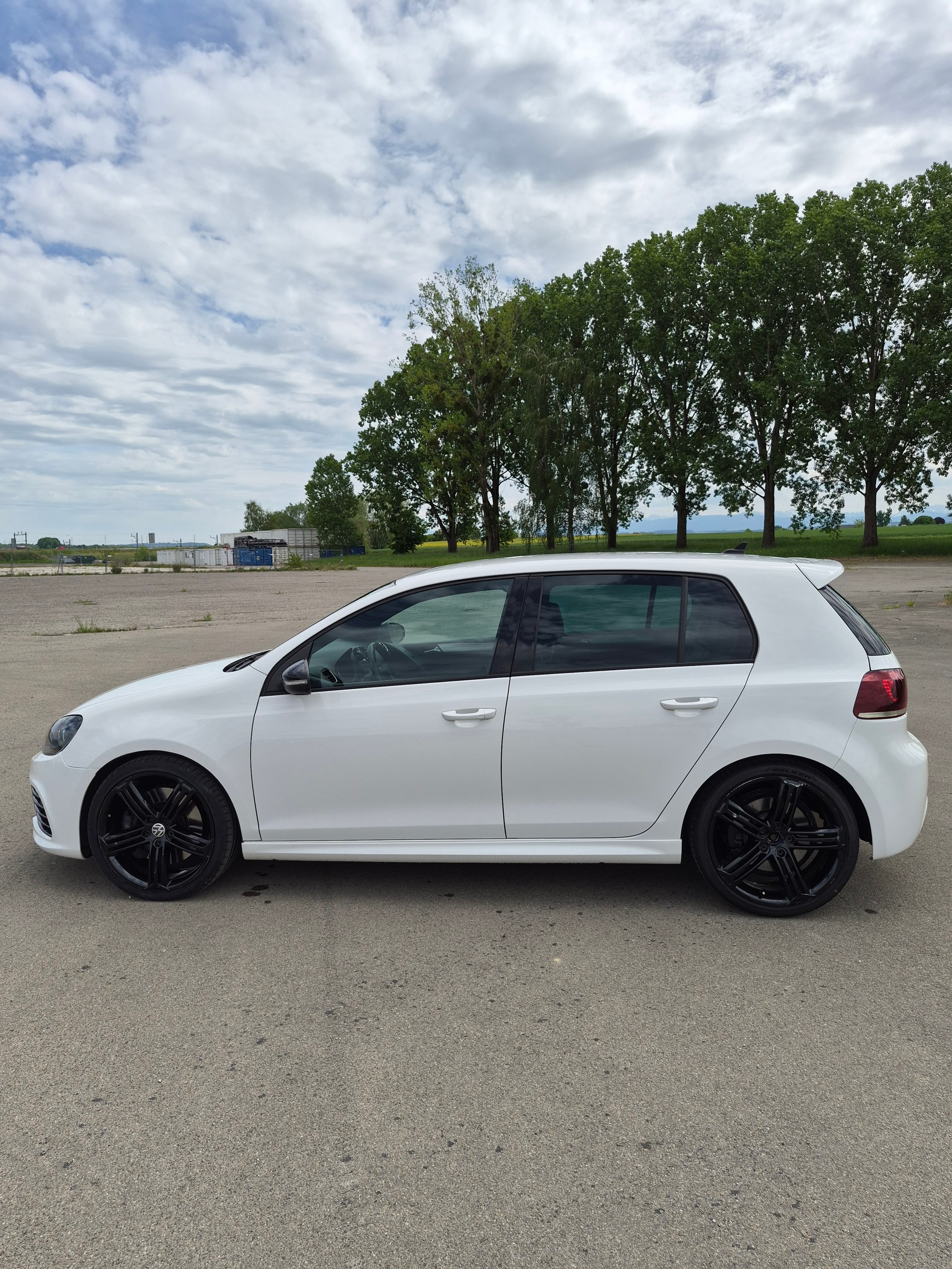 VW 2.0 TSI R 4motion-image-2