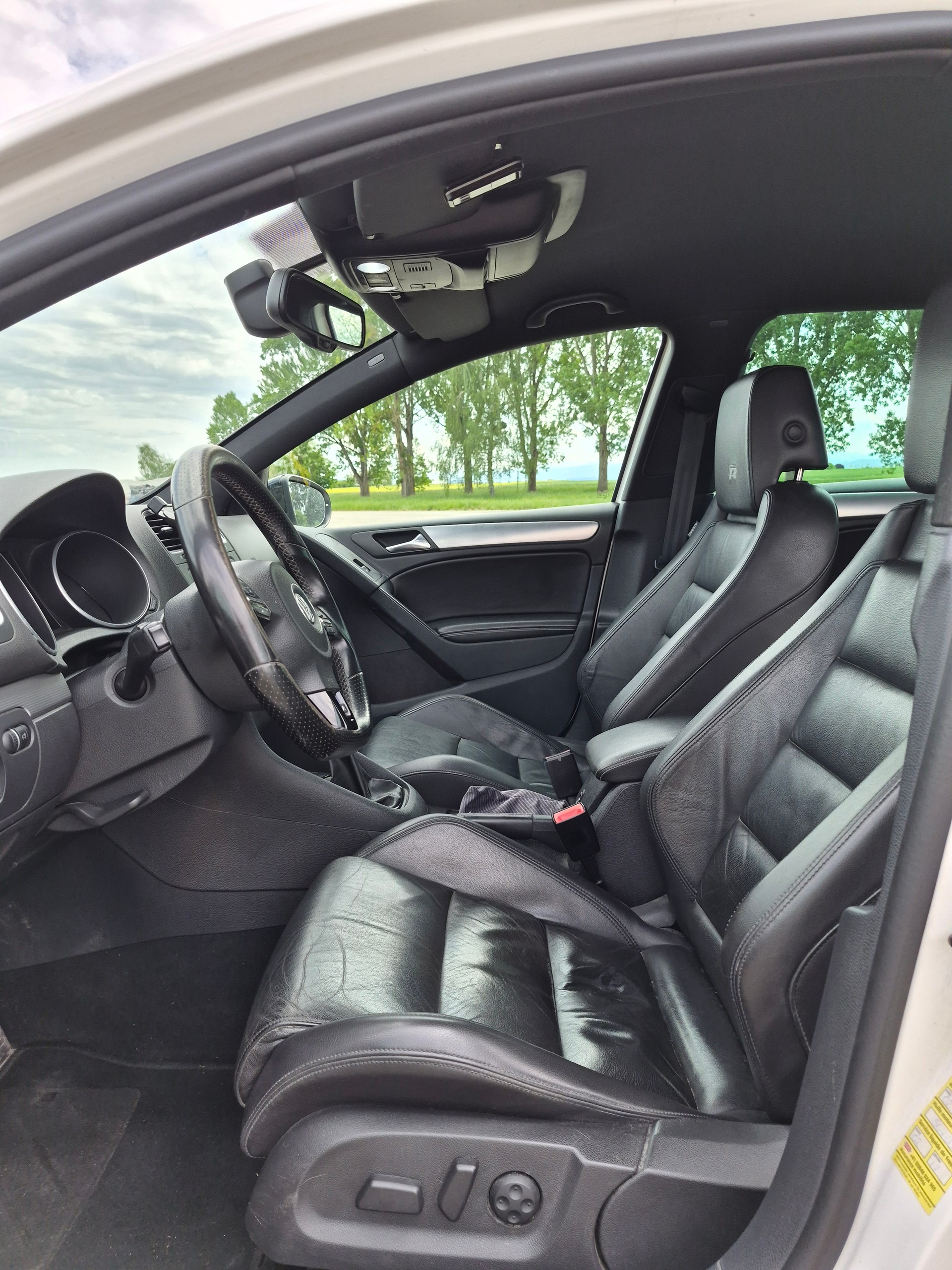VW 2.0 TSI R 4motion-image-5