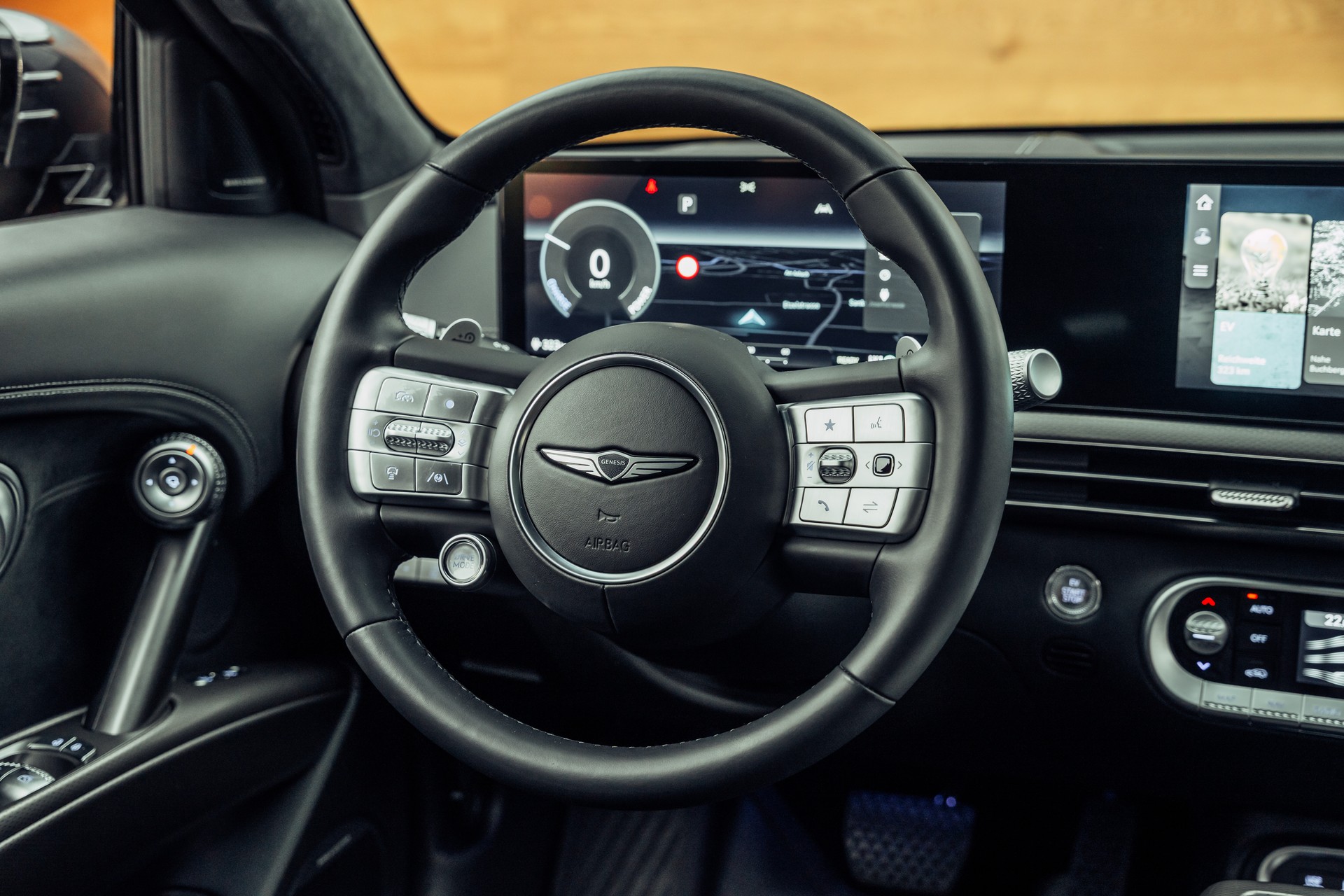 GENESIS GV60 77.4 kWh Sport AWD-image-17
