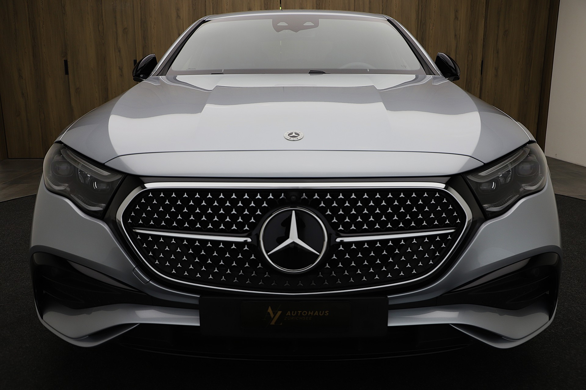MERCEDES-BENZ E 220 d 9G-Tronic AMG Advance Plus und Night Paket-image-1
