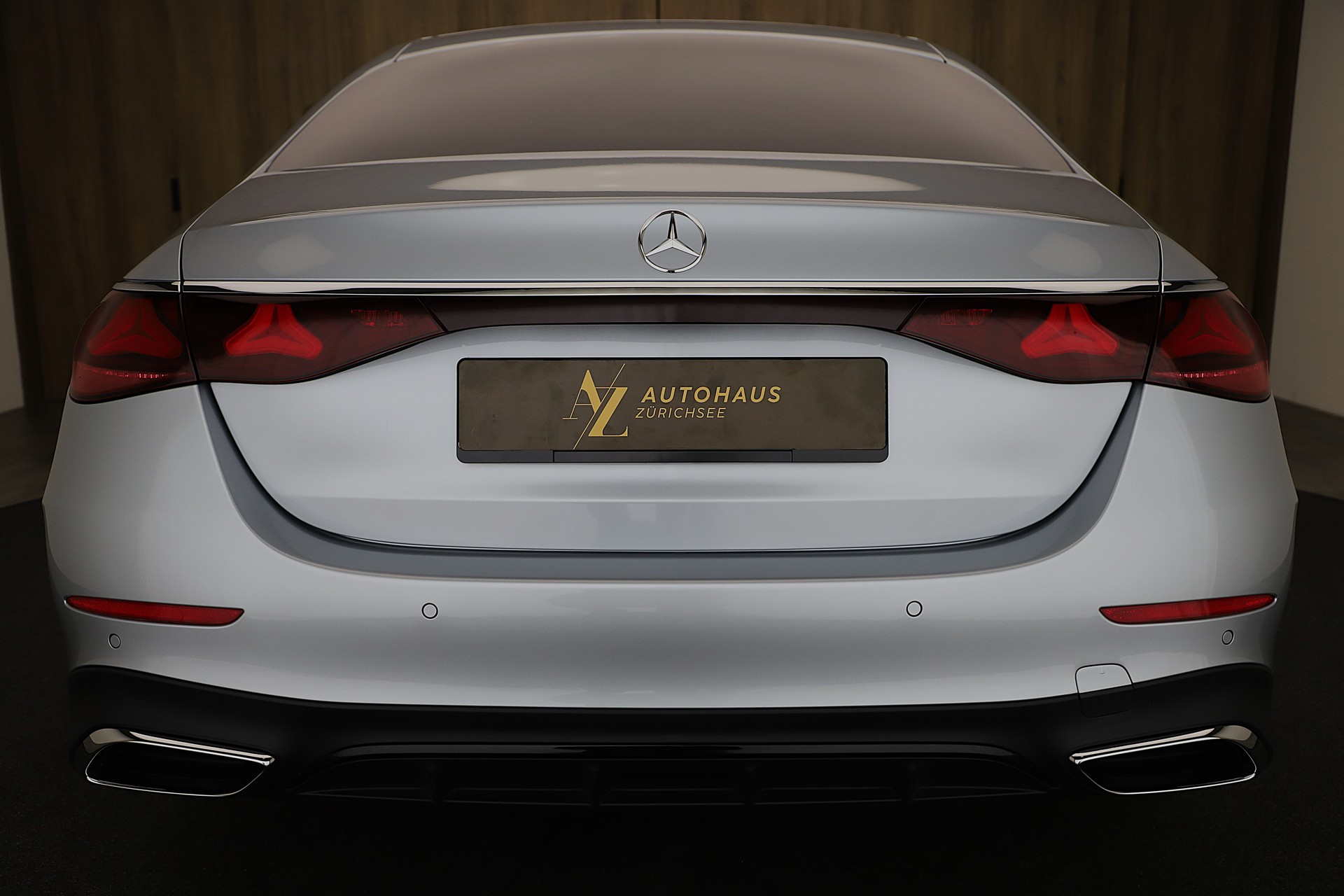MERCEDES-BENZ E 220 d 9G-Tronic AMG Advance Plus und Night Paket-image-3