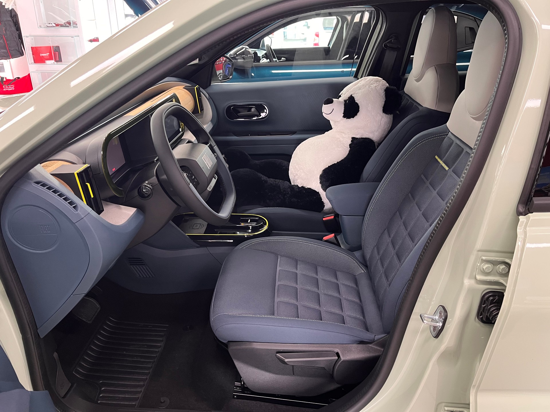 FIAT Grande Panda MHEV La Prima-image-7