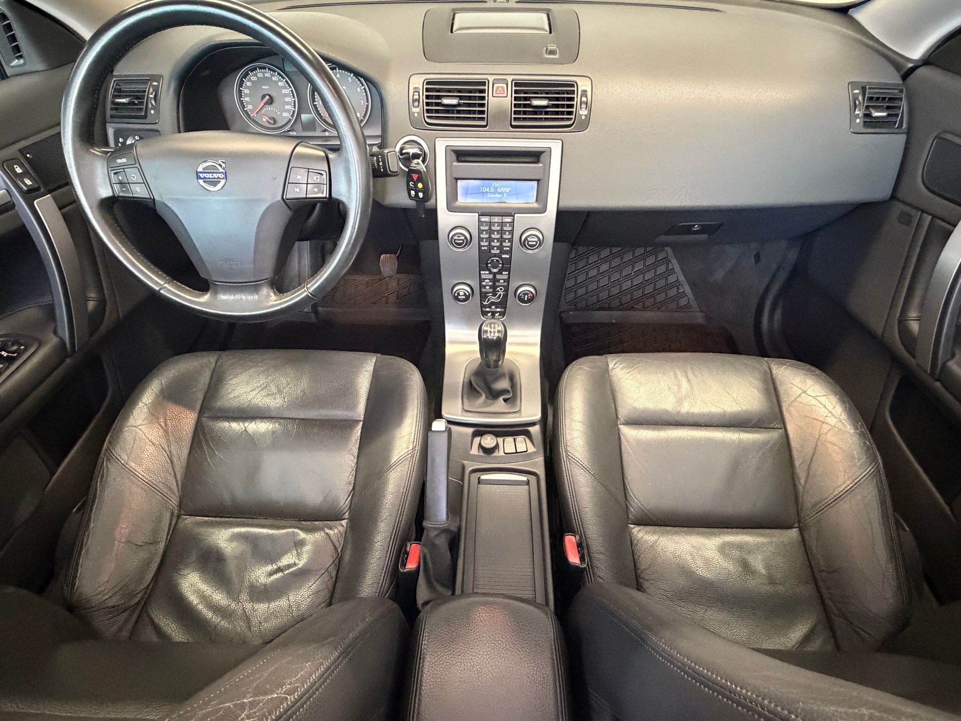 VOLVO C70 2.4i Momentum-image-8
