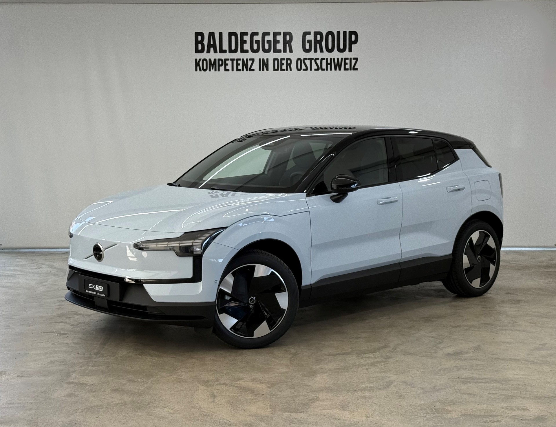 VOLVO EX 30 E60 Twin Ultra Performanc-image-0