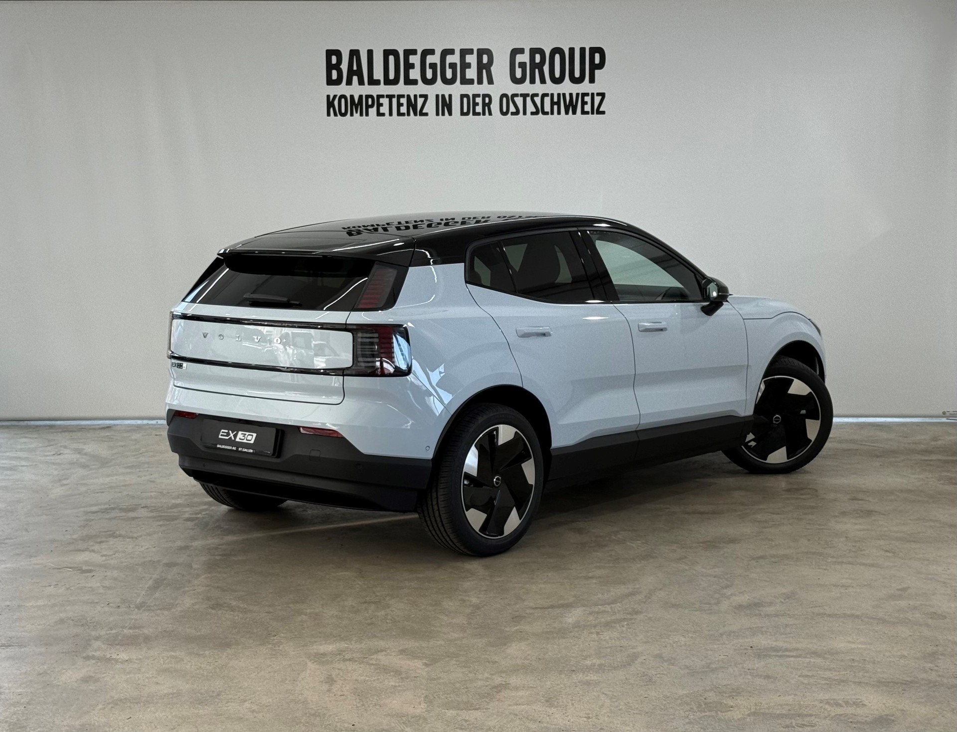 VOLVO EX 30 E60 Twin Ultra Performanc-image-2
