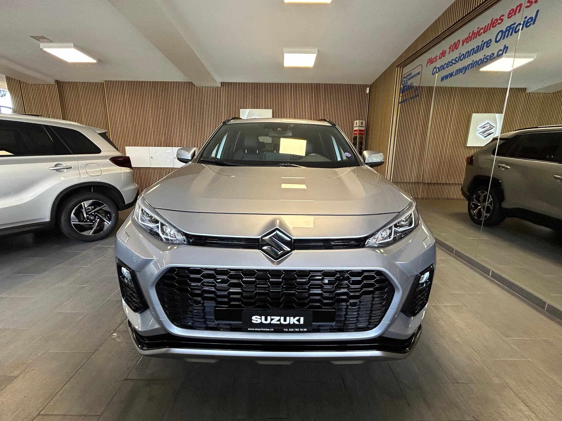 SUZUKI Across 2.5 PHEV Compact Top 4x4-image-2