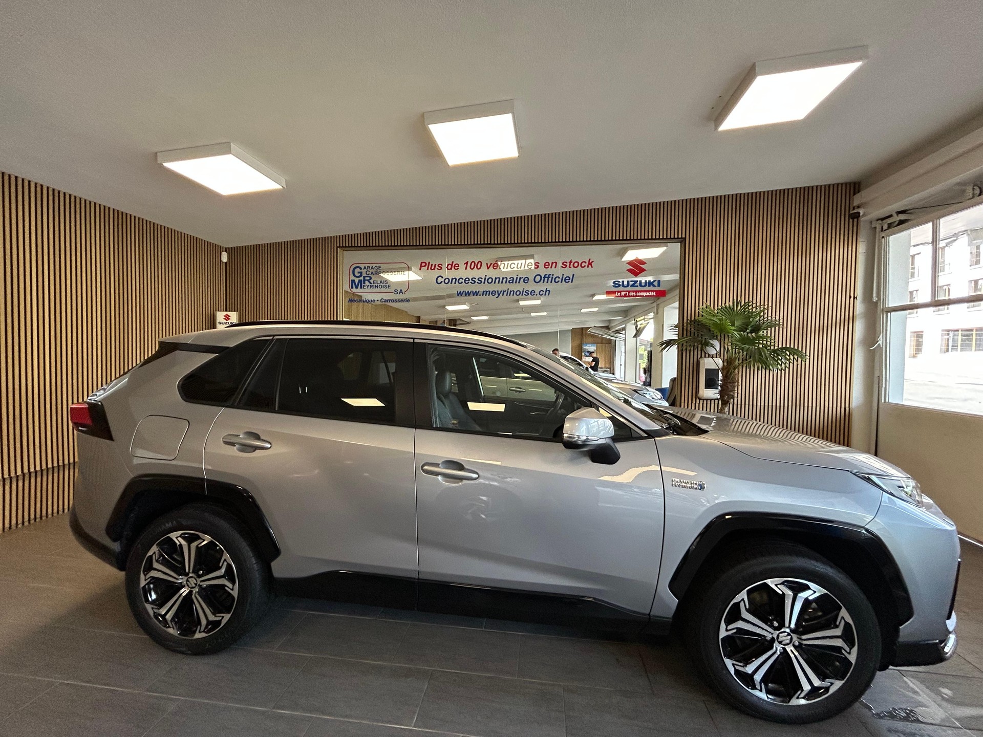 SUZUKI Across 2.5 PHEV Compact Top 4x4-image-0