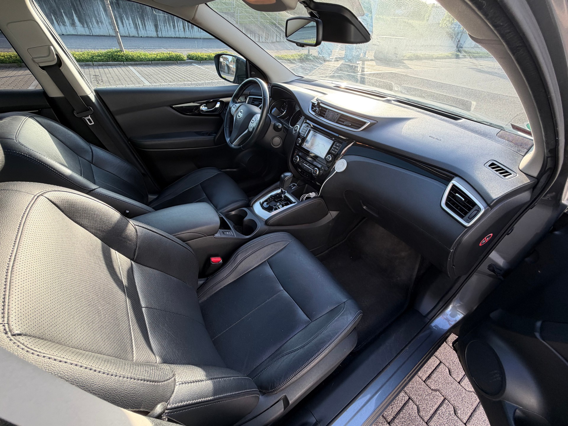 NISSAN QASHQAI NISSAN 1.6 dCi Tekna-image-11