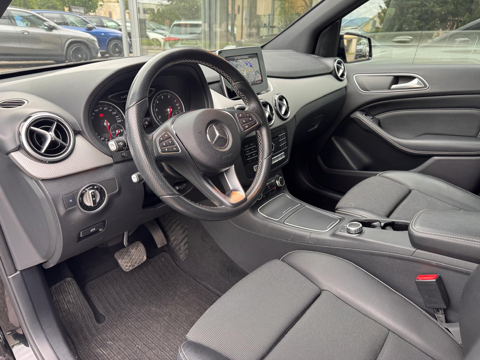 MERCEDES-BENZ B 200 Night Star 7G-DCT-image-9