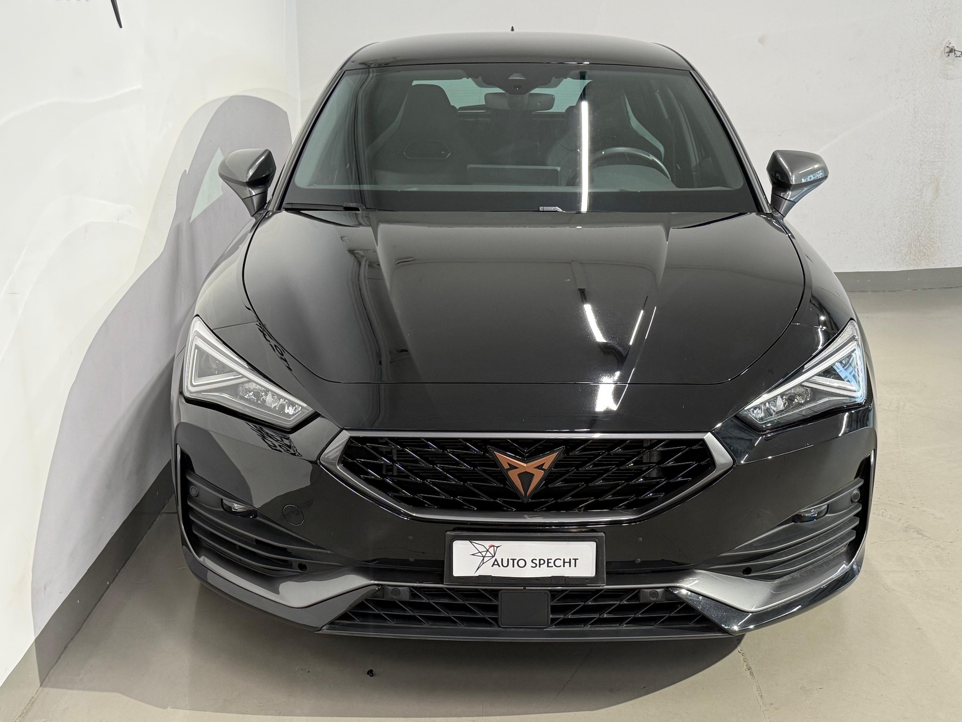 CUPRA LEON VZ 2.0 TSI DSG-image-2