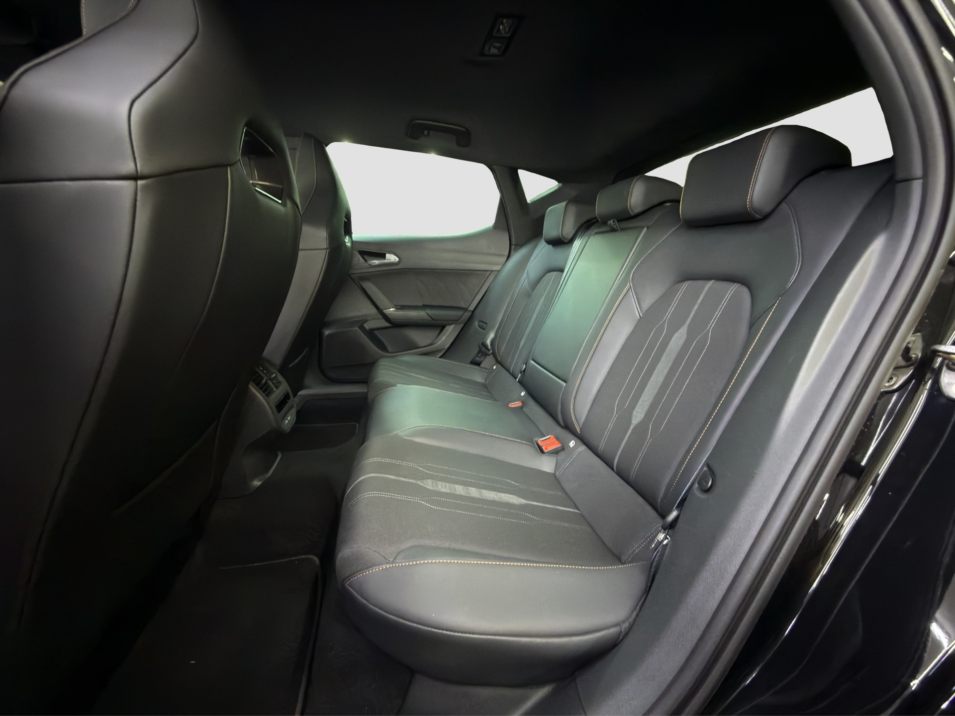 CUPRA LEON VZ 2.0 TSI DSG-image-12