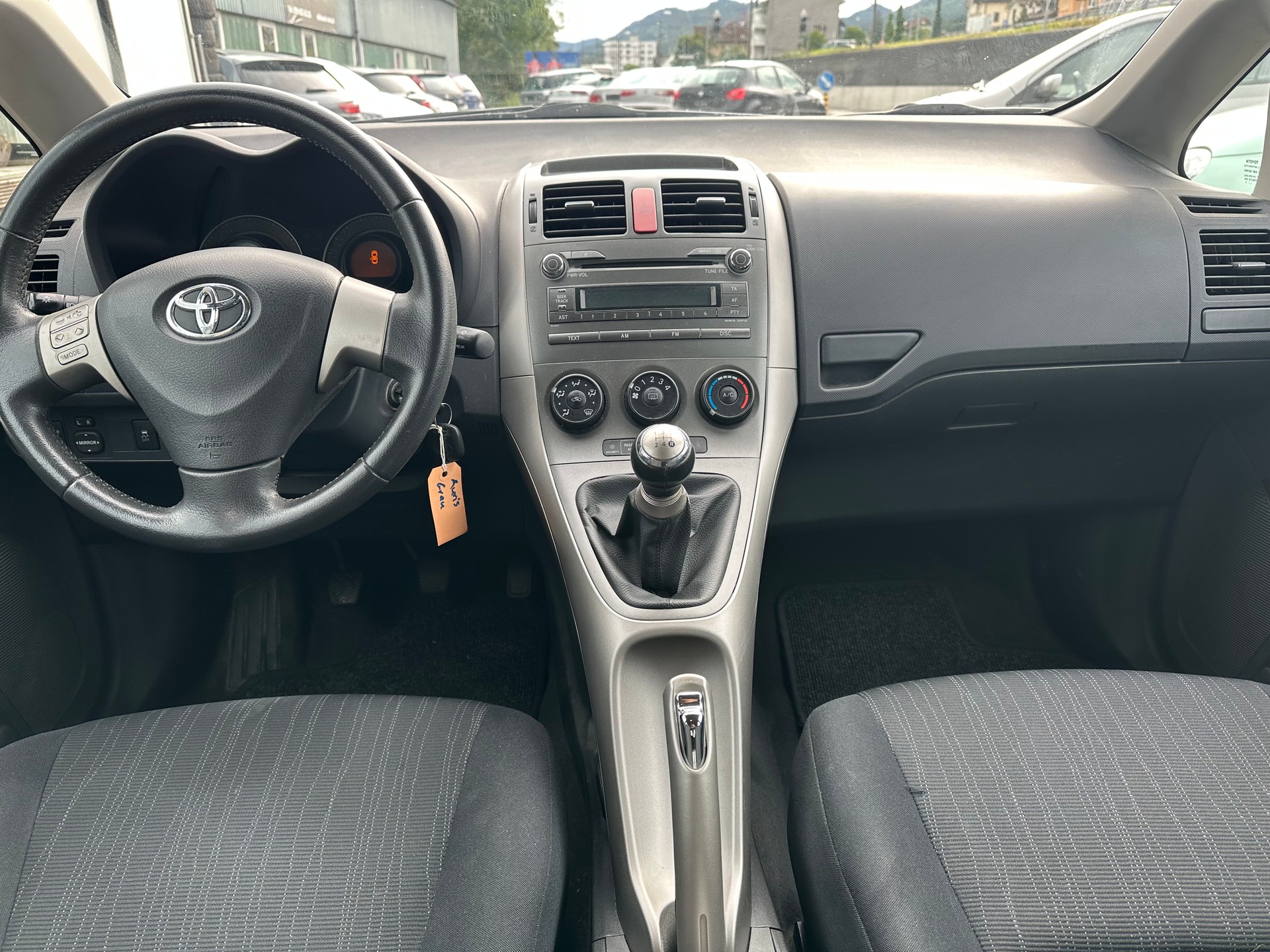 TOYOTA Auris 1.6 Linea Luna-image-5