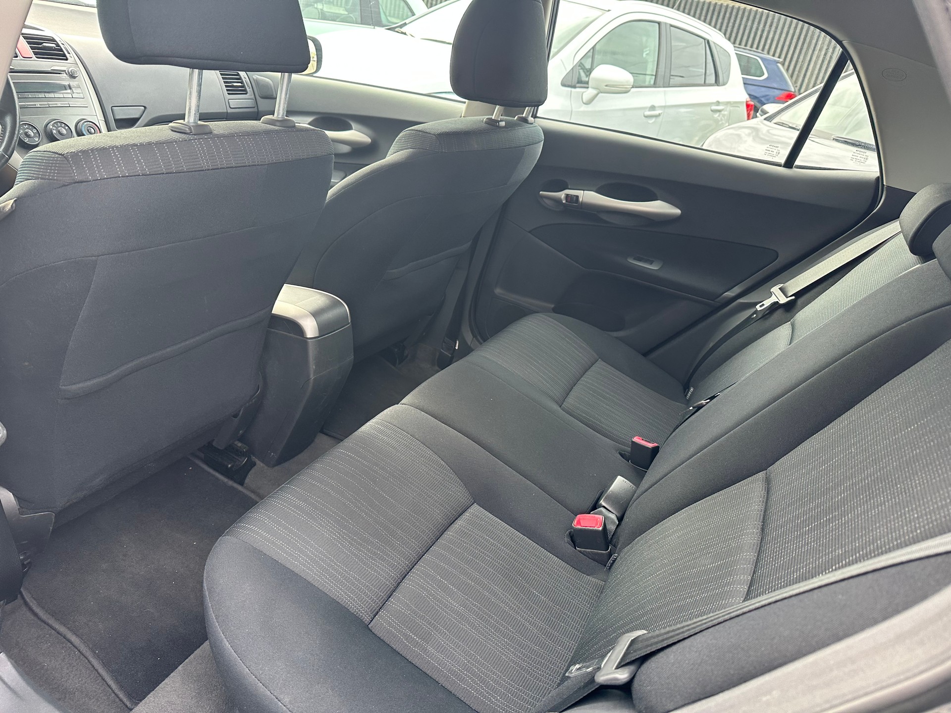 TOYOTA Auris 1.6 Linea Luna-image-4