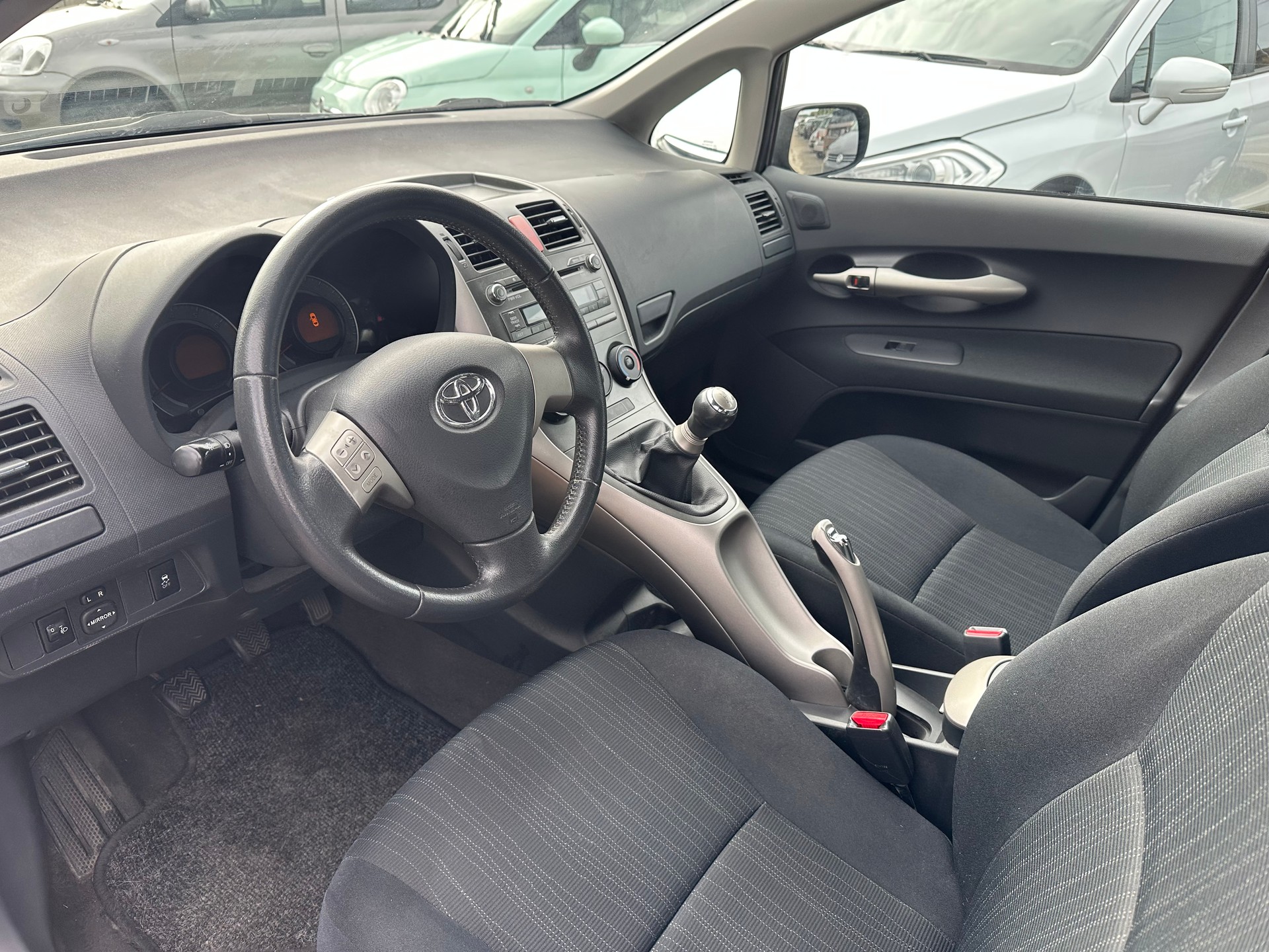 TOYOTA Auris 1.6 Linea Luna-image-6
