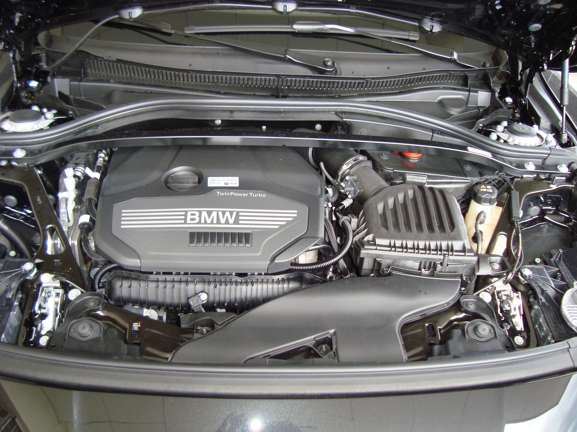 BMW 120i Pure M Sport Steptronic-image-12
