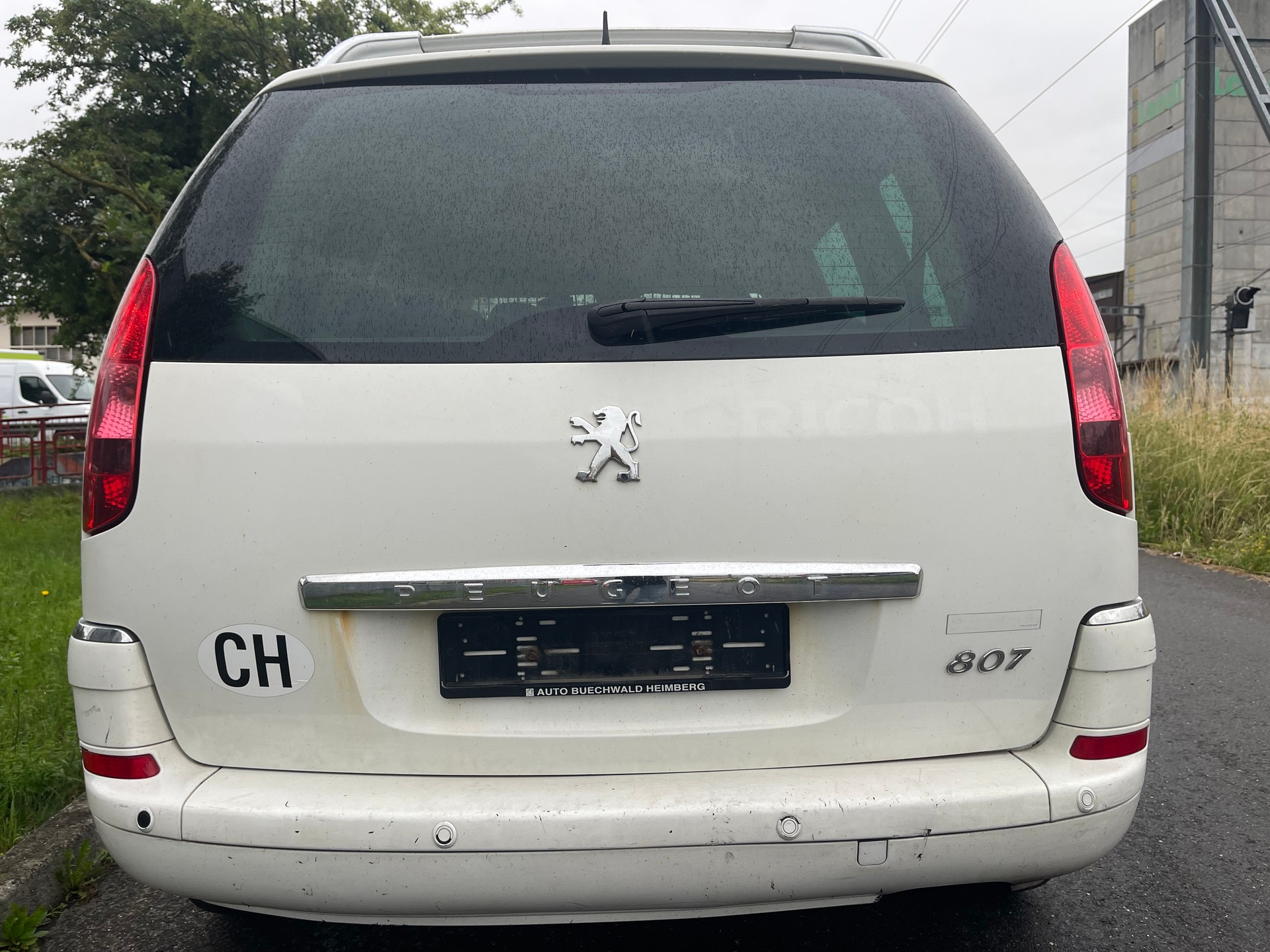 PEUGEOT 807 2.0 16V HDi Family-image-2