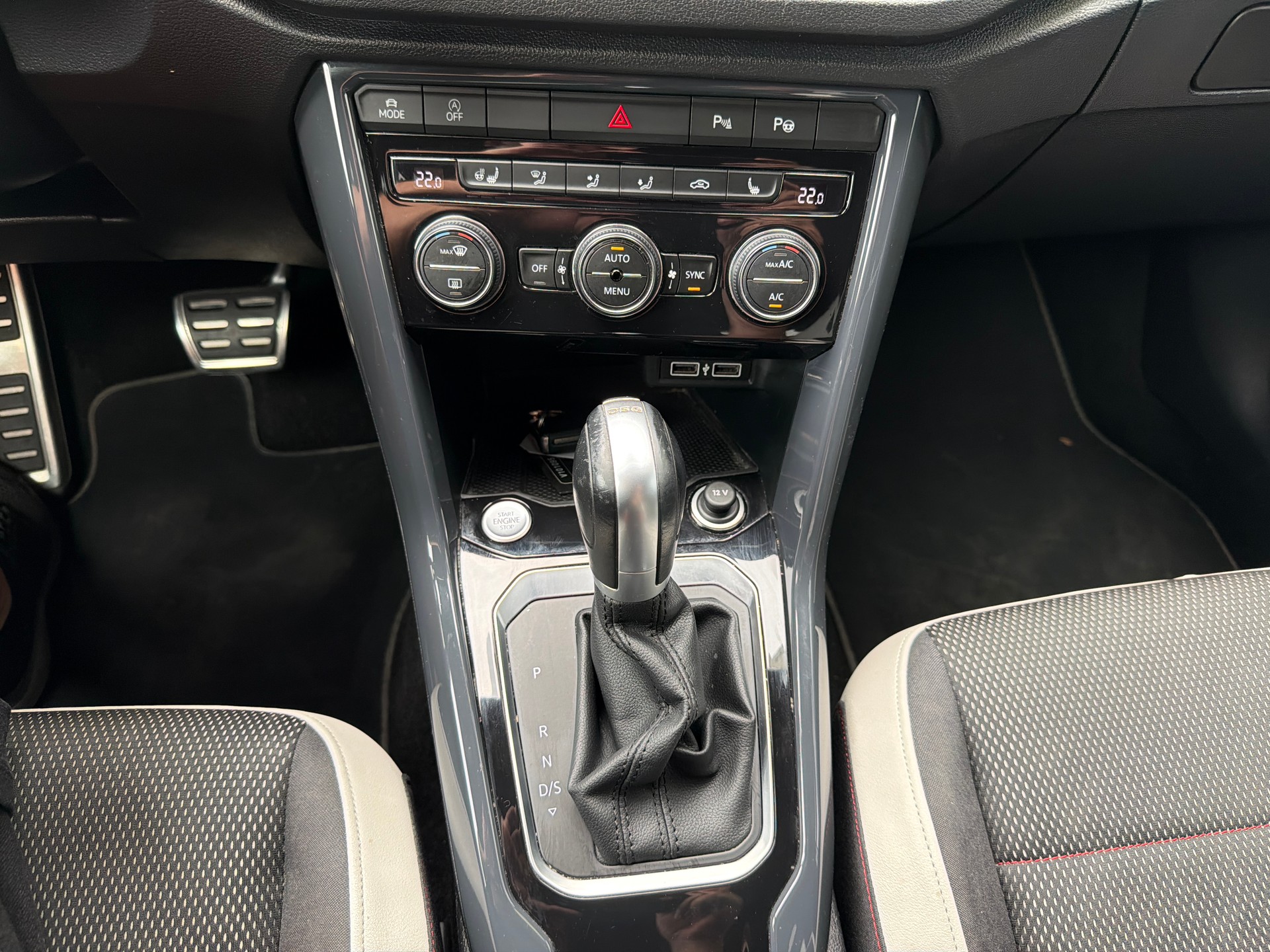VW T-Roc 1.5 TSI EVO Sport DSG-image-14