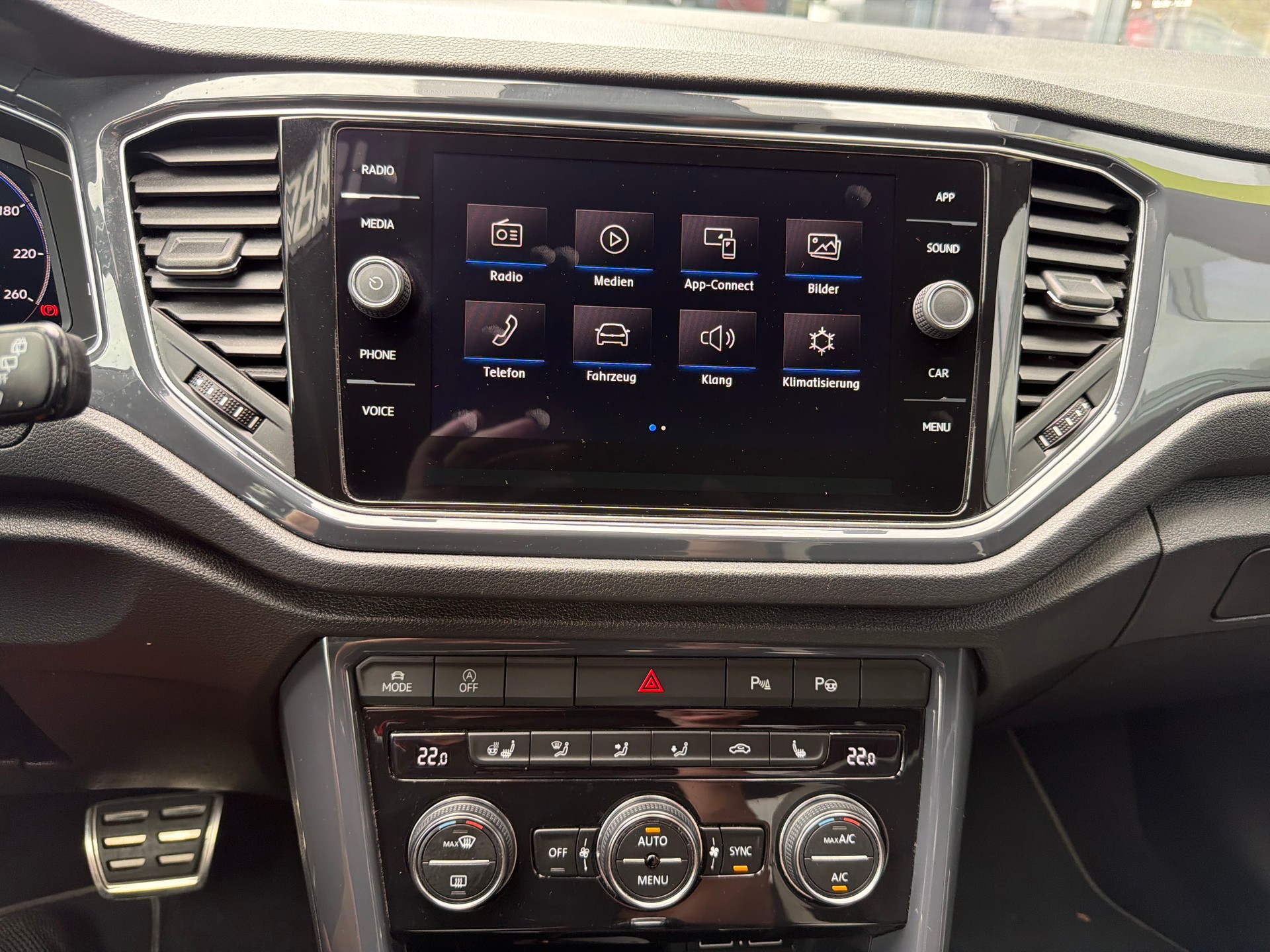 VW T-Roc 1.5 TSI EVO Sport DSG-image-12
