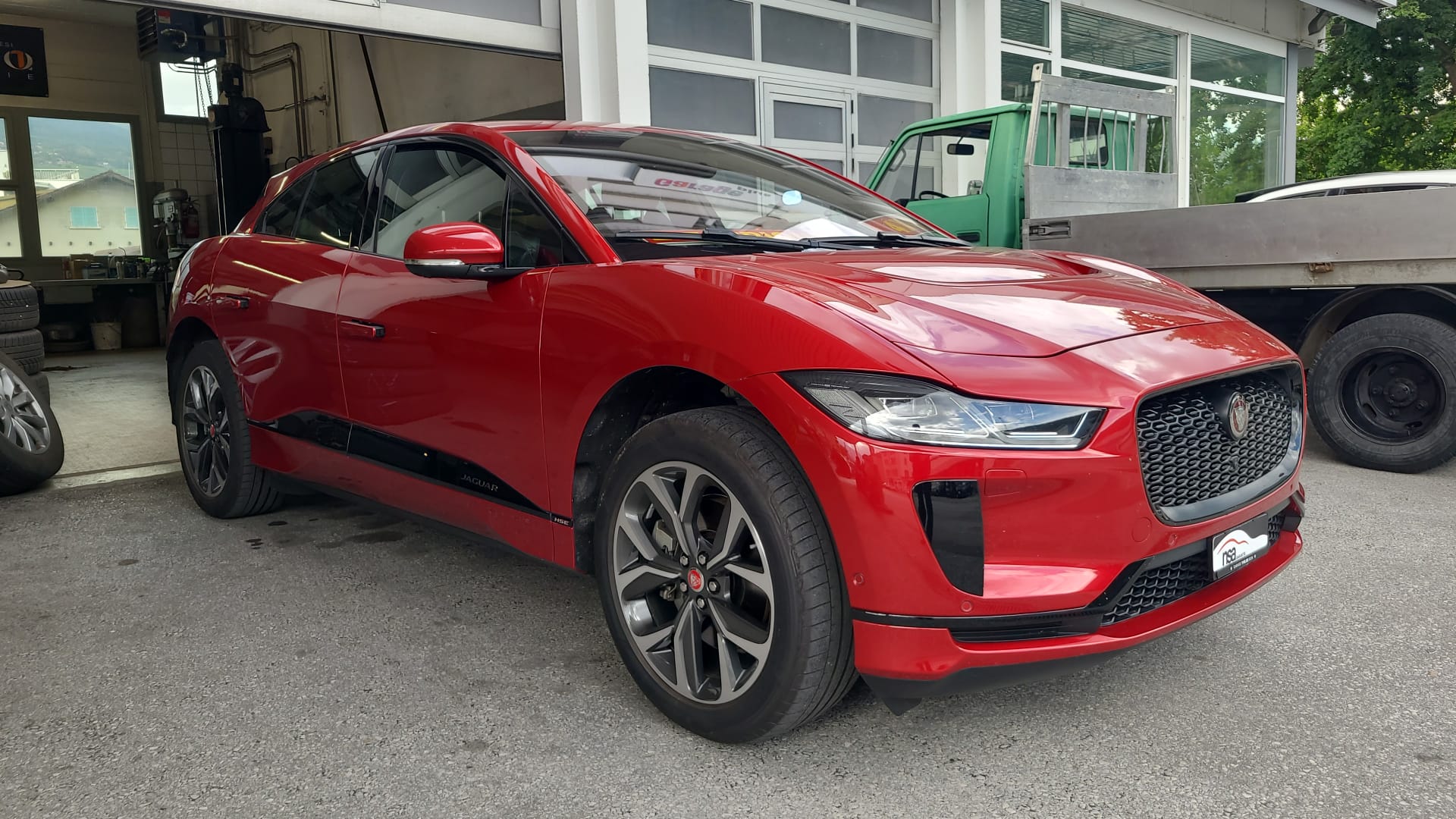 JAGUAR I-Pace EV400 HSE AWD-image-0
