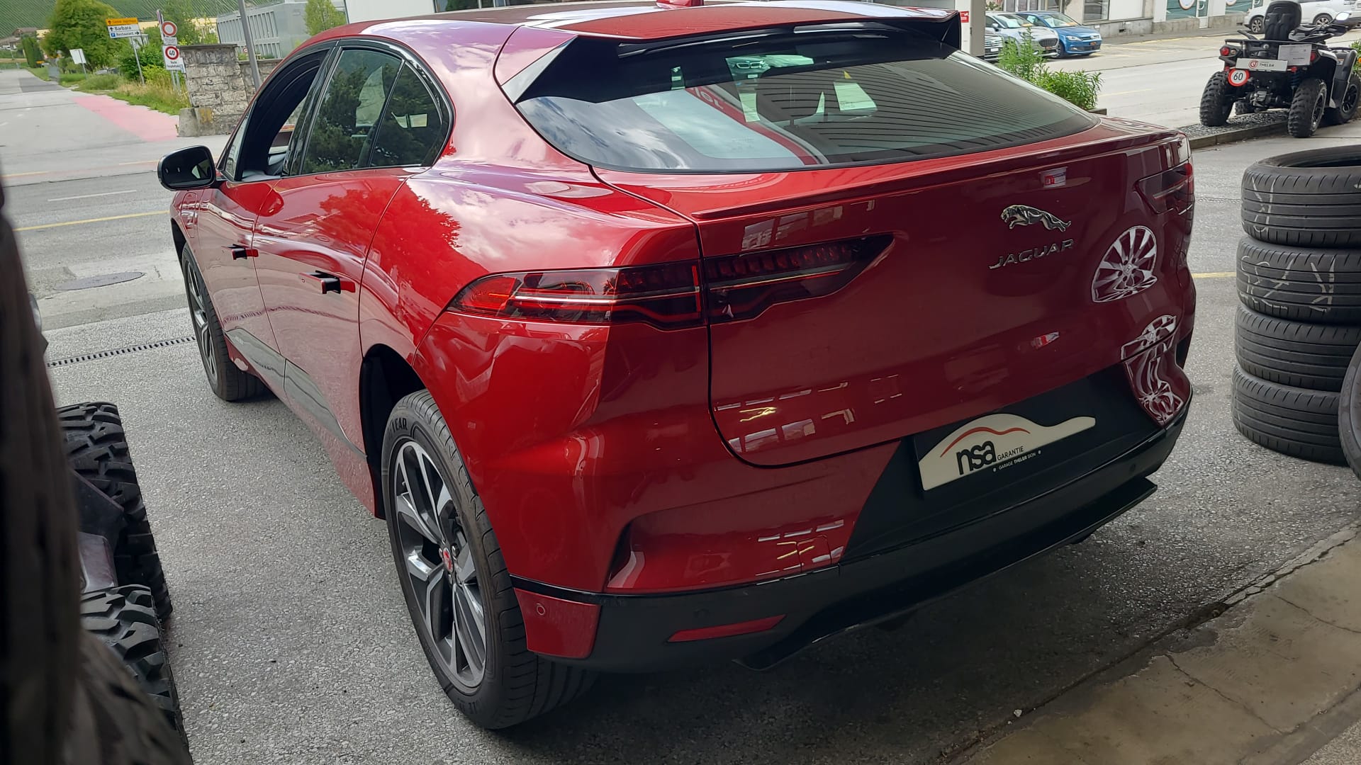 JAGUAR I-Pace EV400 HSE AWD-image-2
