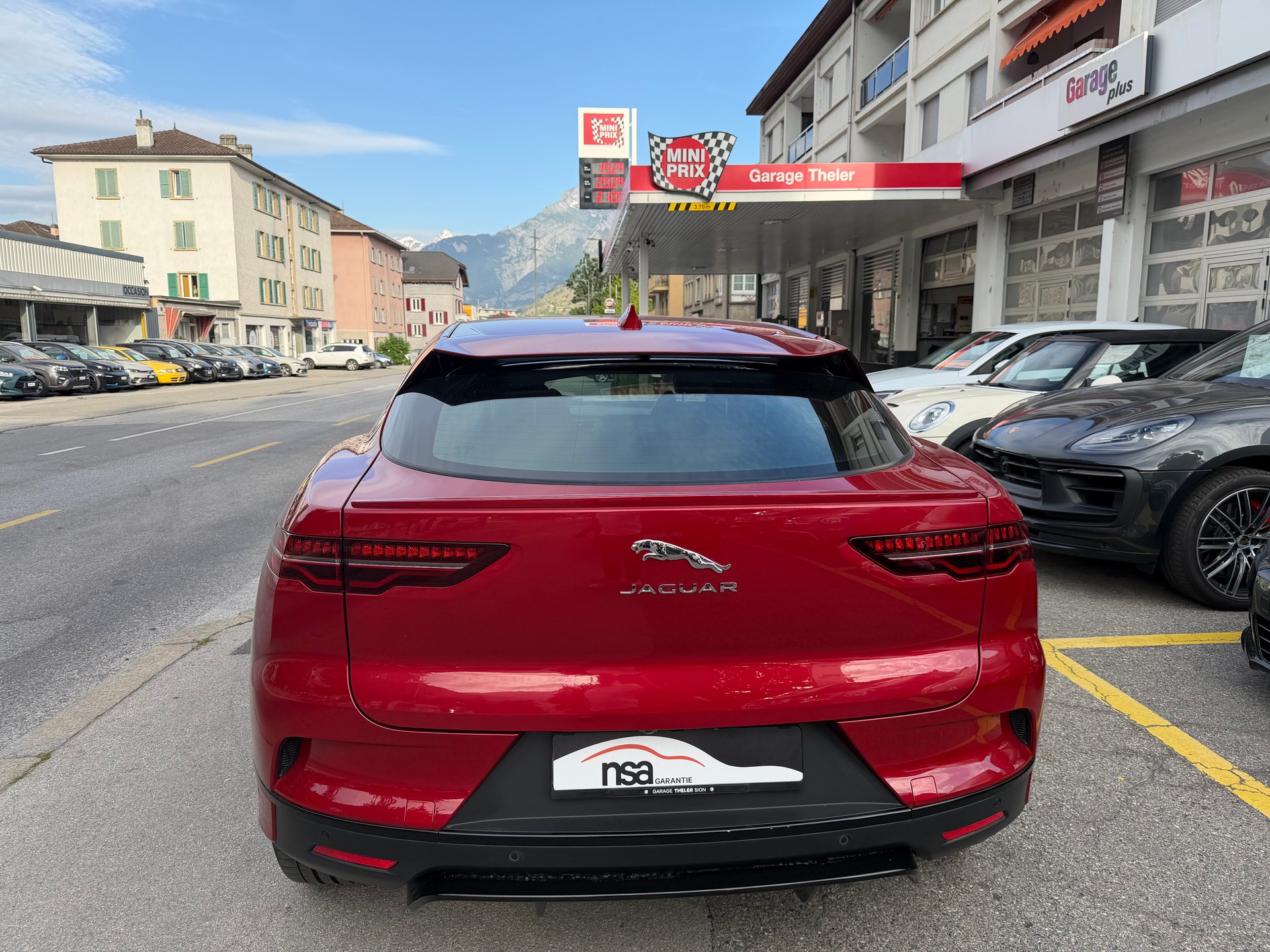 JAGUAR I-Pace EV400 HSE AWD-image-6