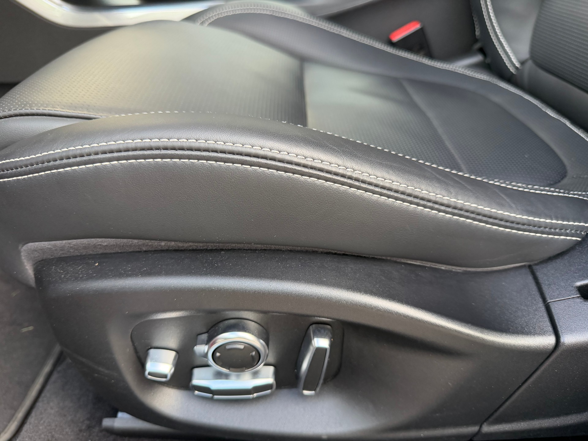 JAGUAR I-Pace EV400 HSE AWD-image-15