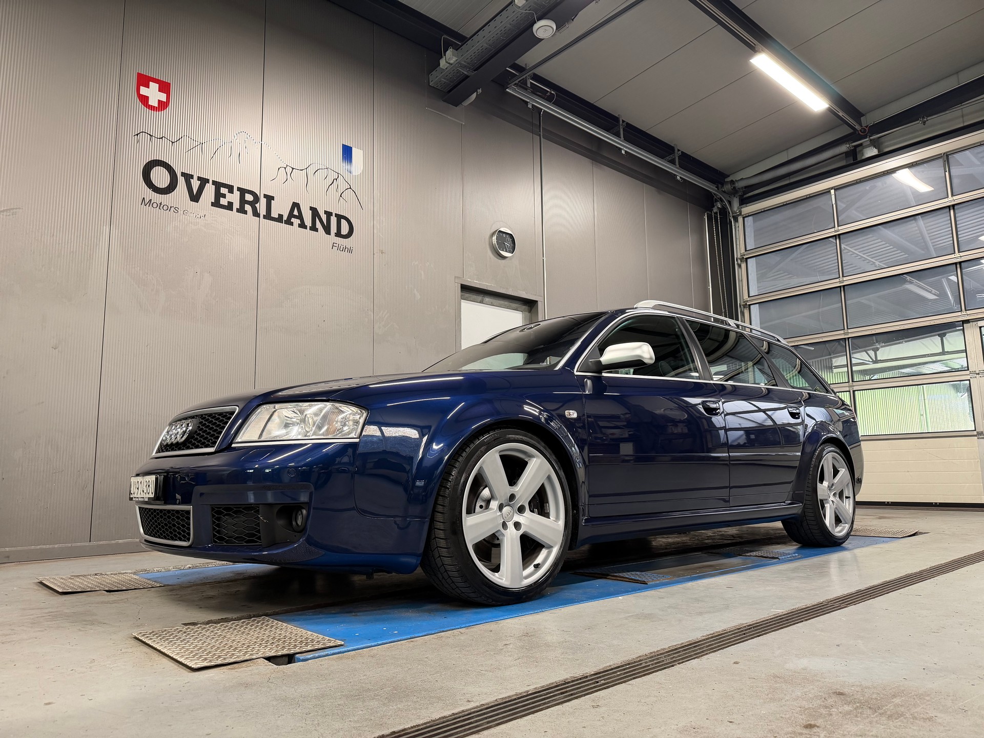 AUDI RS6 Avant quattro tiptronic-image-3