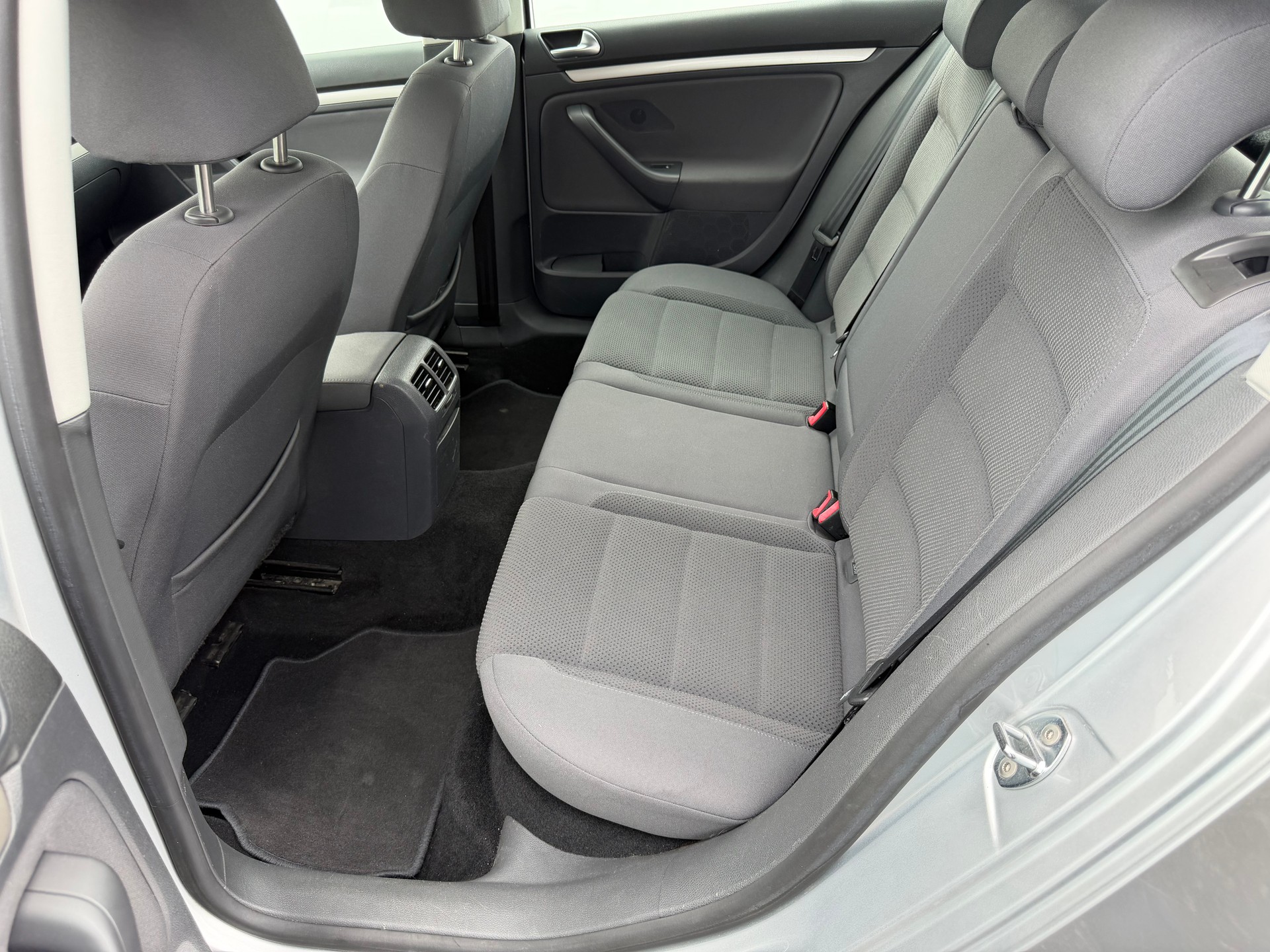 VW Golf 1.9 TDI Comfortline 4Motion-image-9