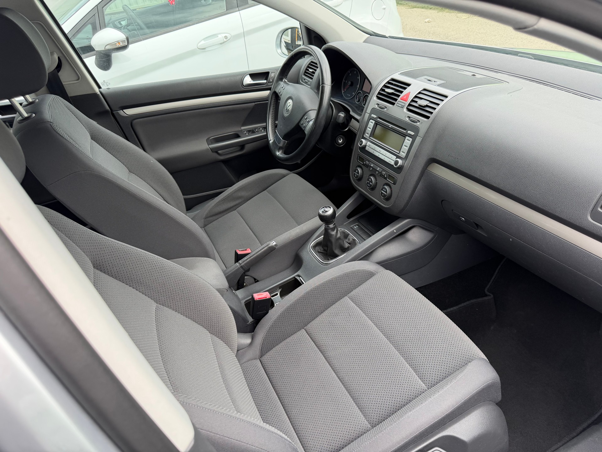 VW Golf 1.9 TDI Comfortline 4Motion-image-7