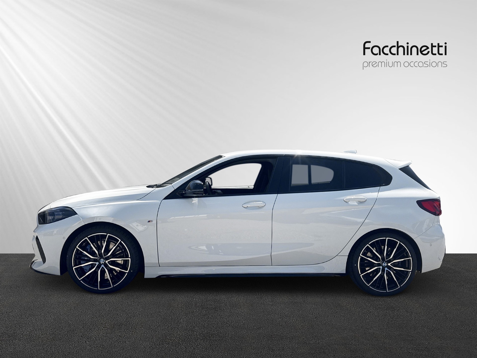 BMW M135i xDrive Steptronic-image-1