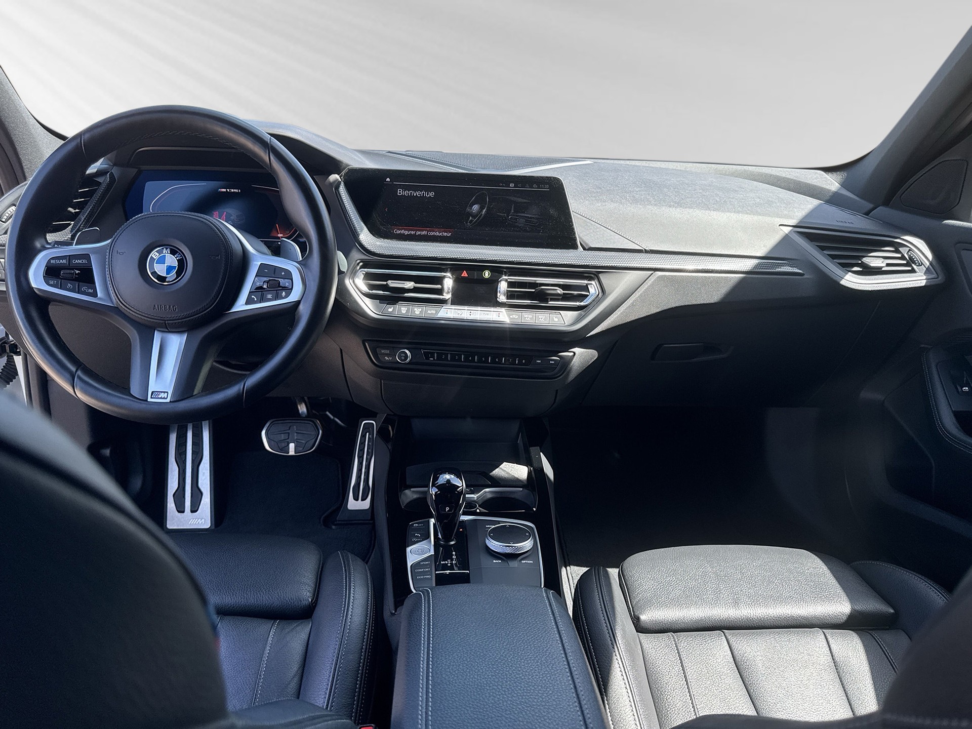 BMW M135i xDrive Steptronic-image-5