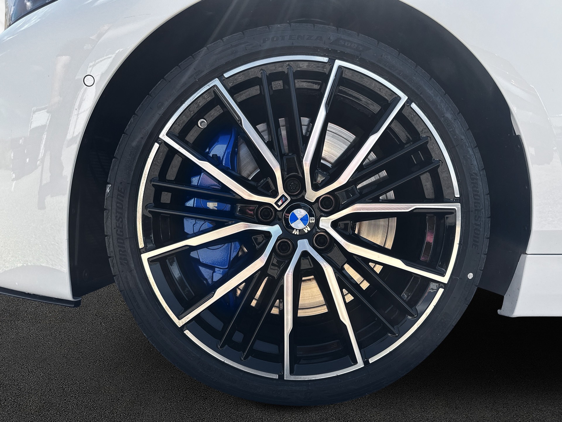 BMW M135i xDrive Steptronic-image-8