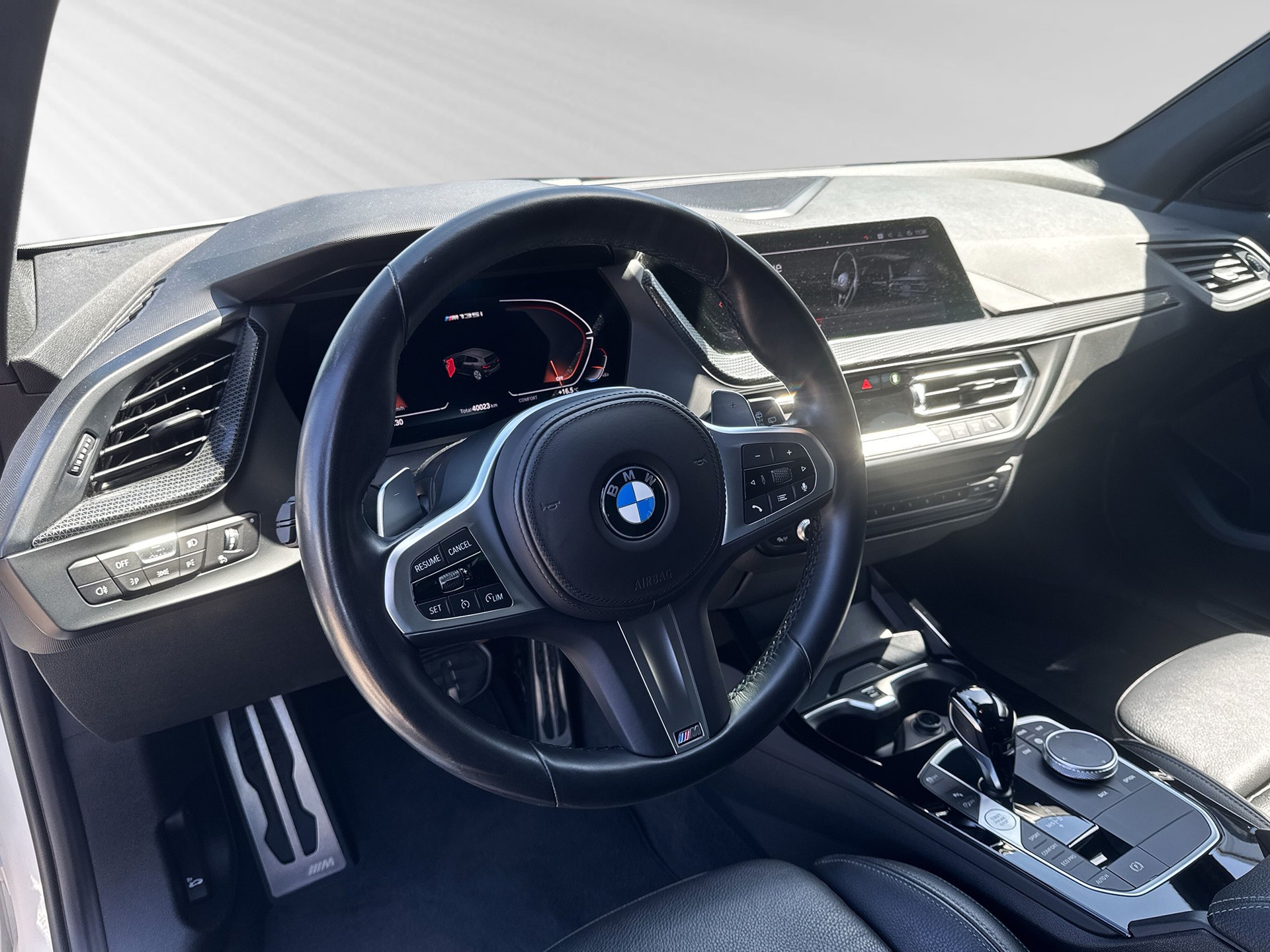 BMW M135i xDrive Steptronic-image-3