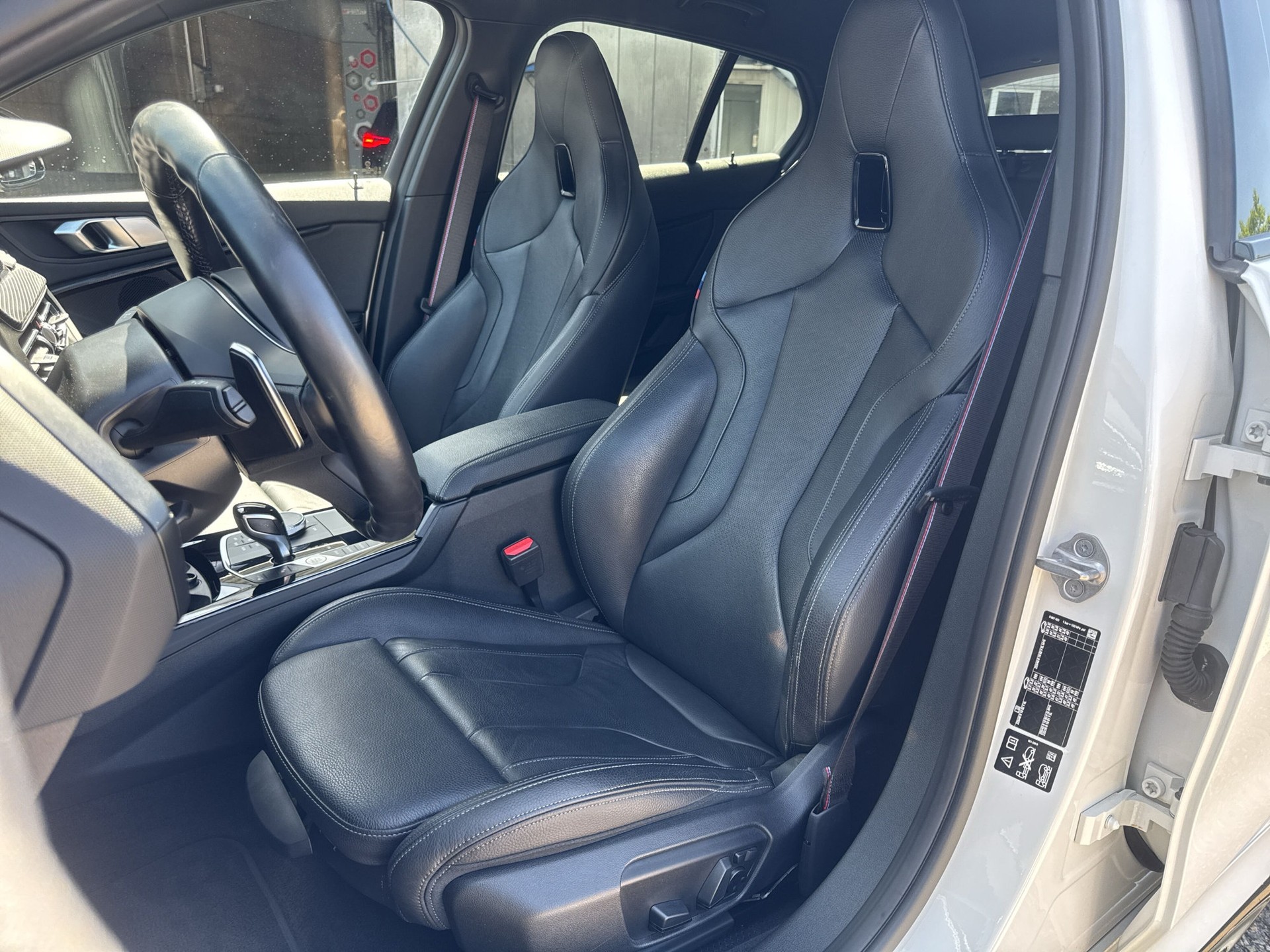 BMW M135i xDrive Steptronic-image-9