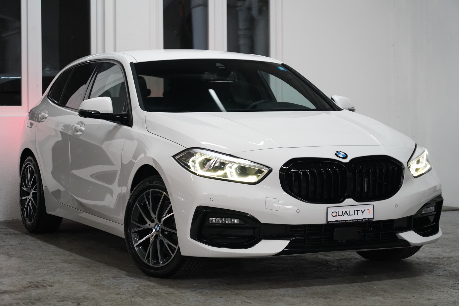 BMW 118i Steptronic Sport Line-image-0