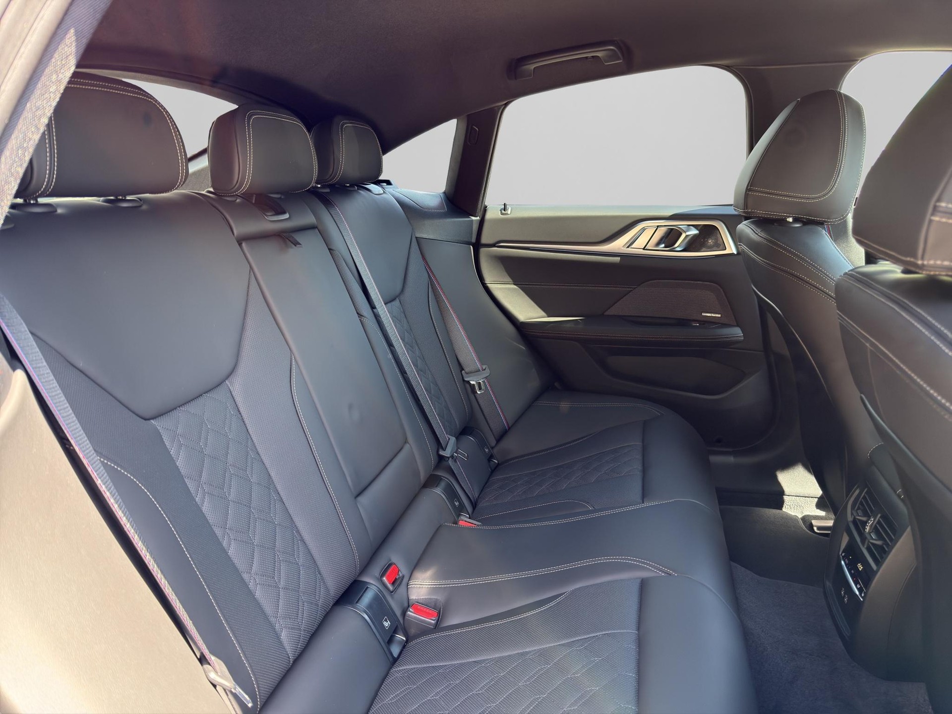 BMW i4 M60 M Sport Pro-image-17