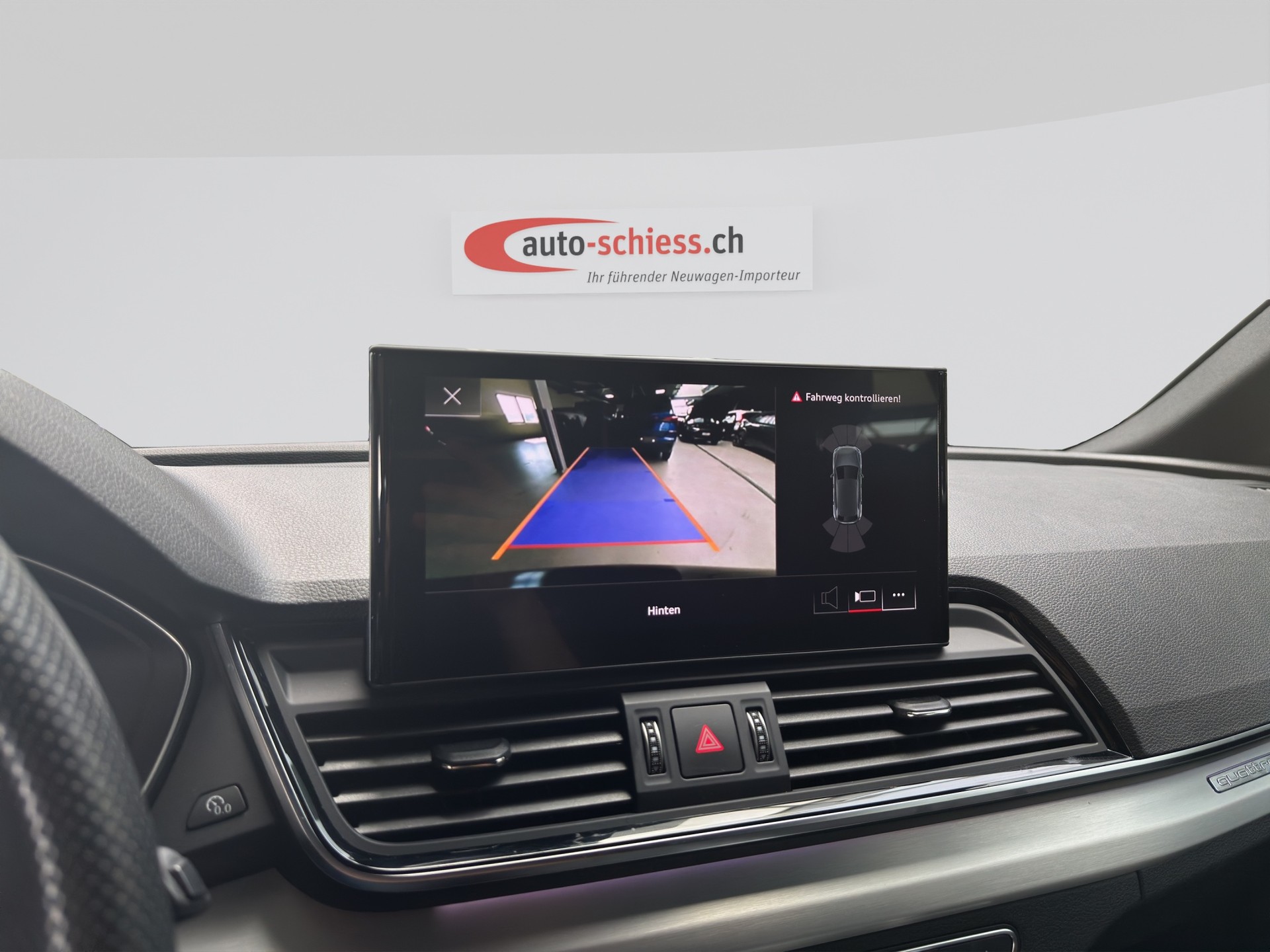 AUDI Q5 40 TDI S-line quattro S-tronic S-Line-image-12
