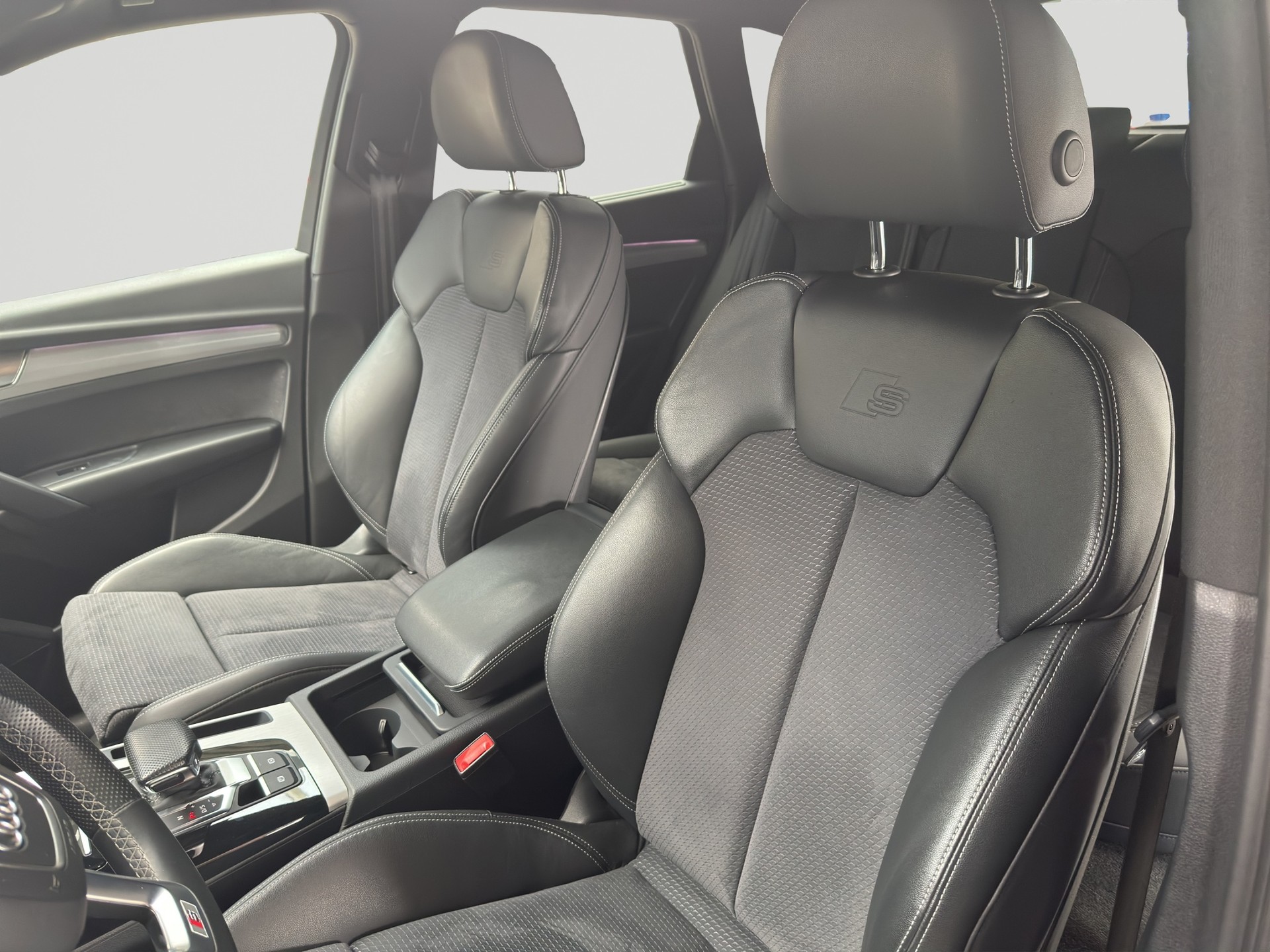 AUDI Q5 40 TDI S-line quattro S-tronic S-Line-image-5