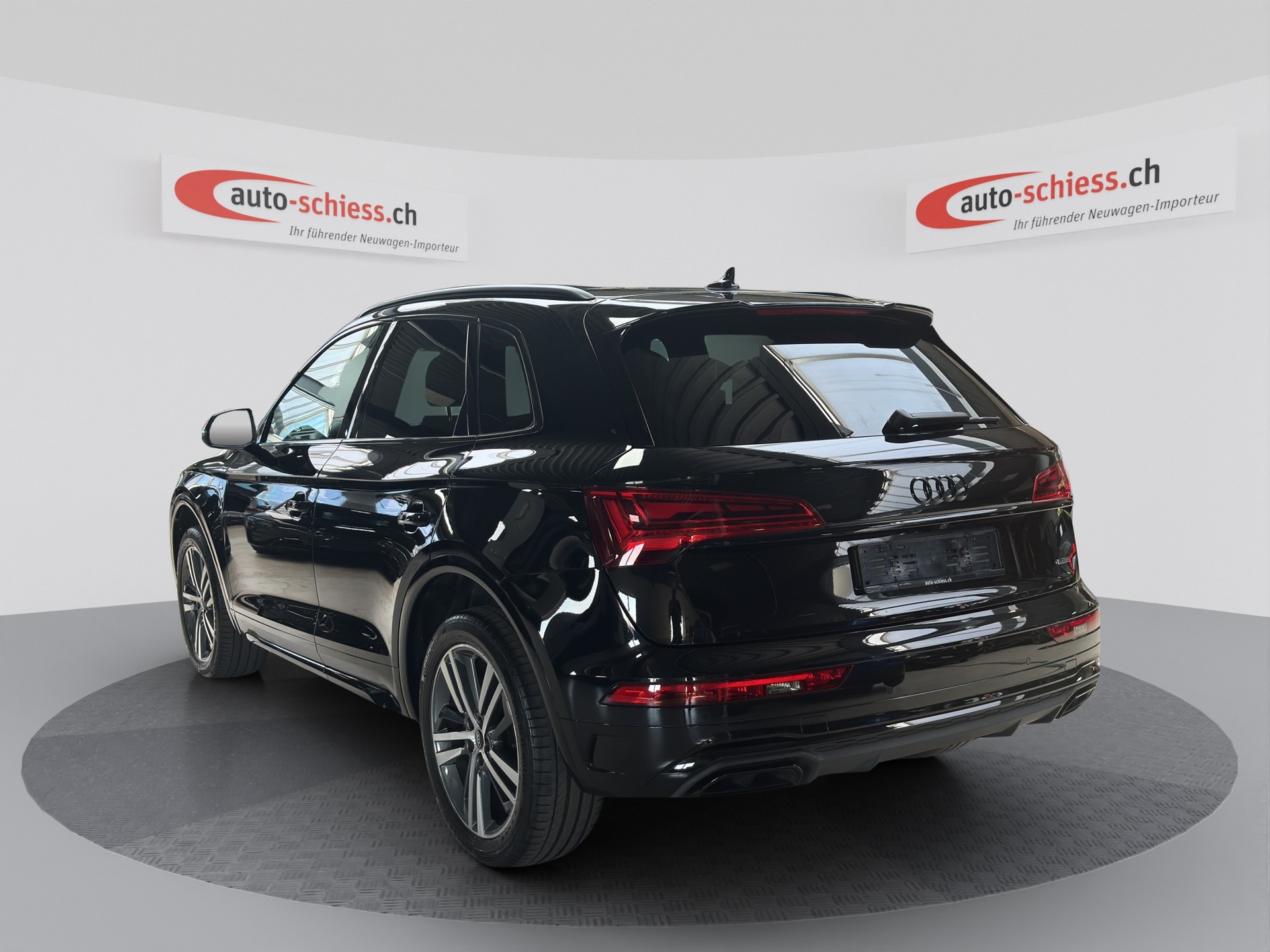 AUDI Q5 40 TDI S-line quattro S-tronic S-Line-image-2
