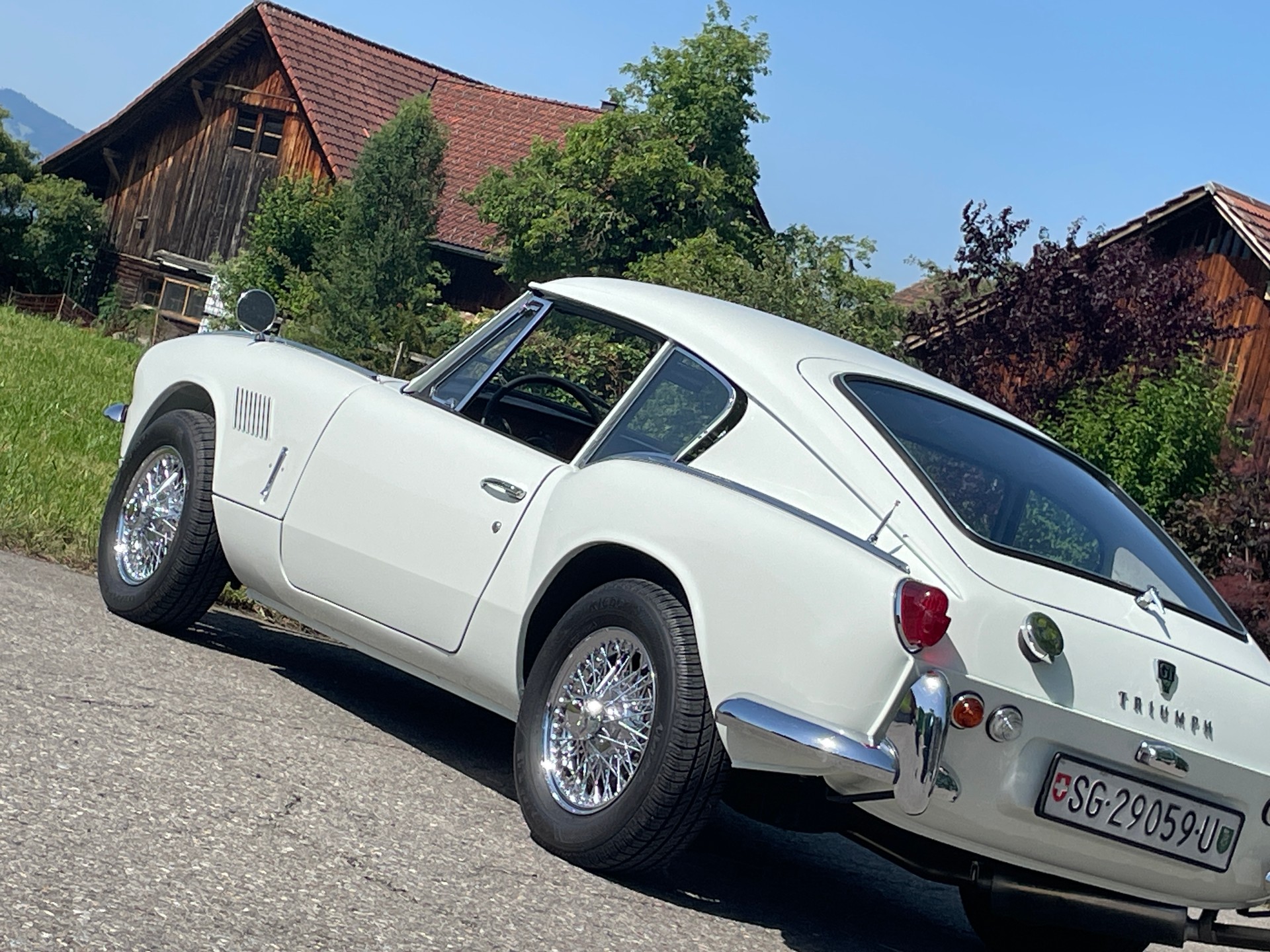 TRIUMPH GT6 Coupé-image-8