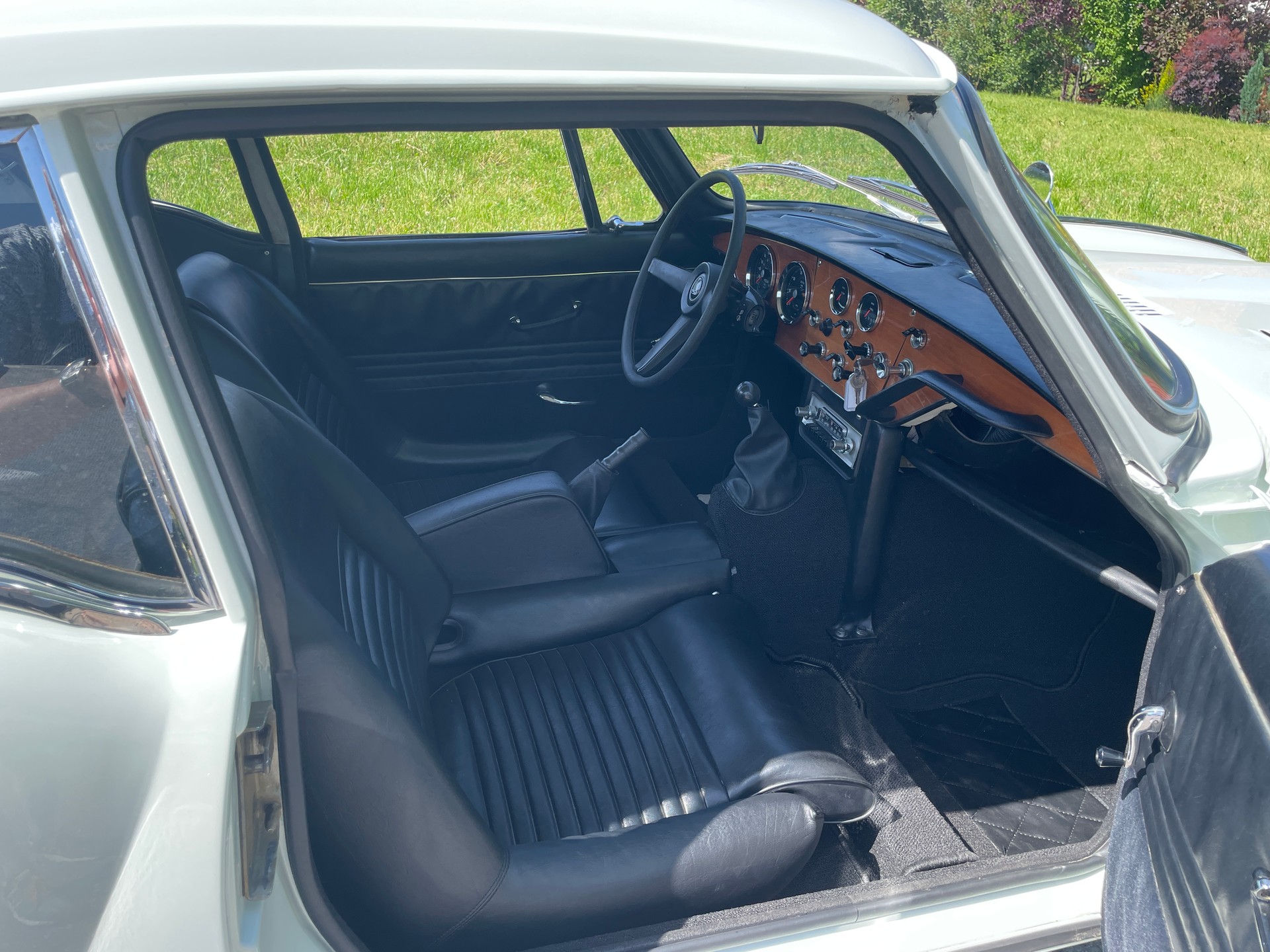 TRIUMPH GT6 Coupé-image-10