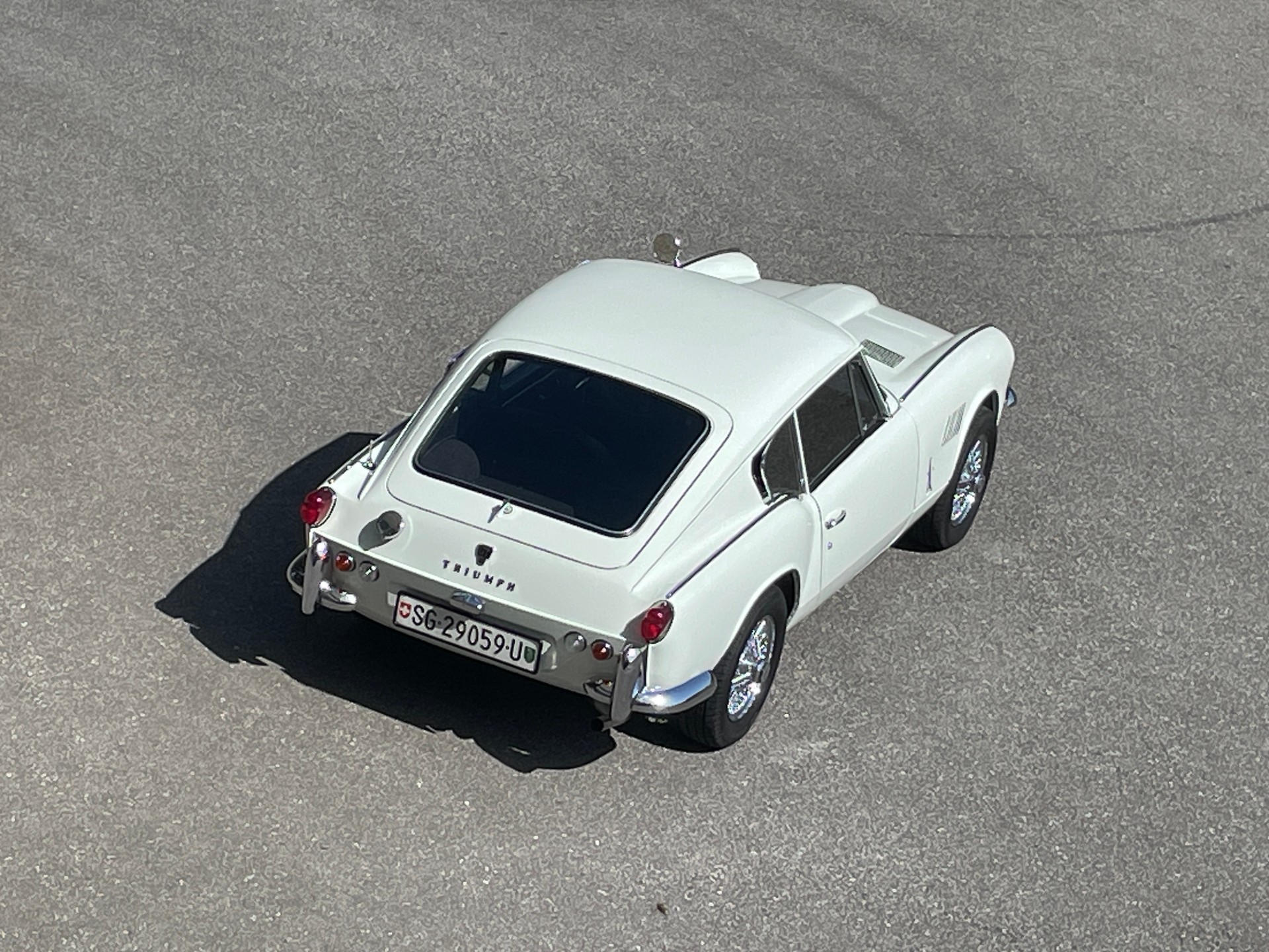 TRIUMPH GT6 Coupé-image-14