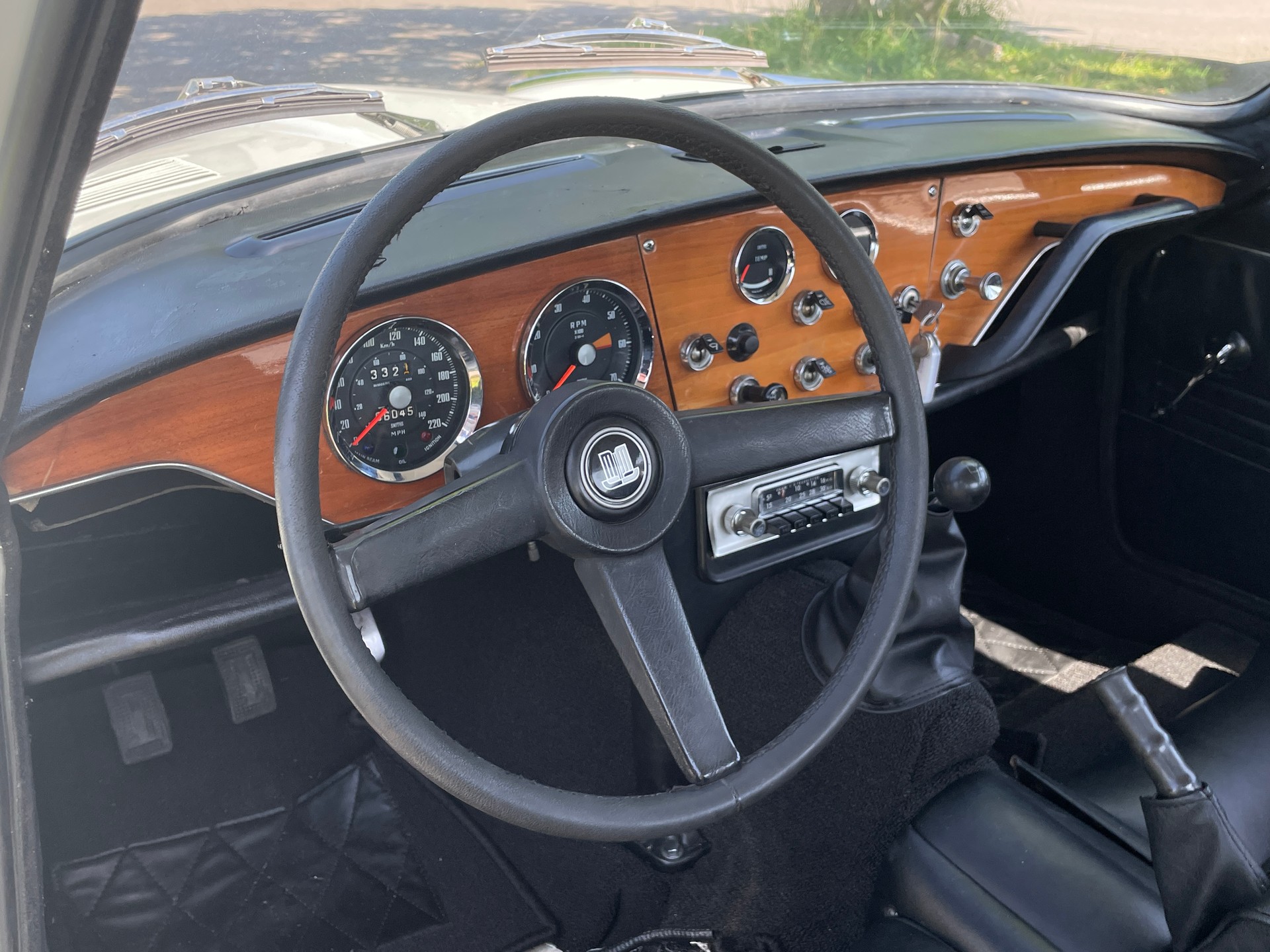 TRIUMPH GT6 Coupé-image-11