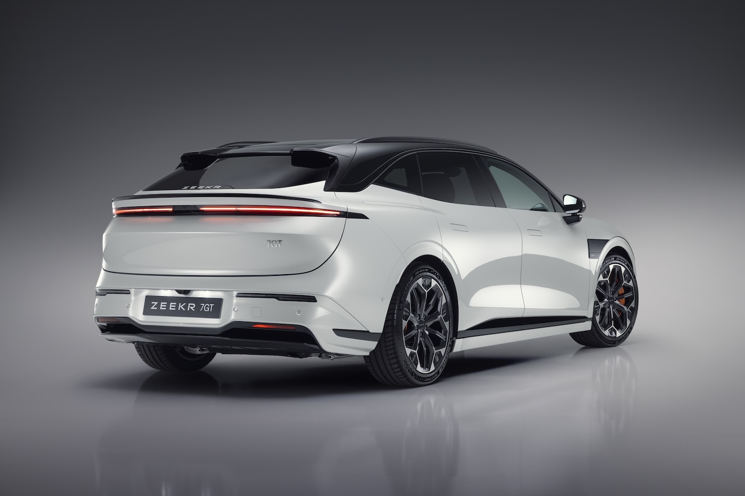 ZEEKR 7GT 100kWh Prvilege Launch Edition AWD-image-9